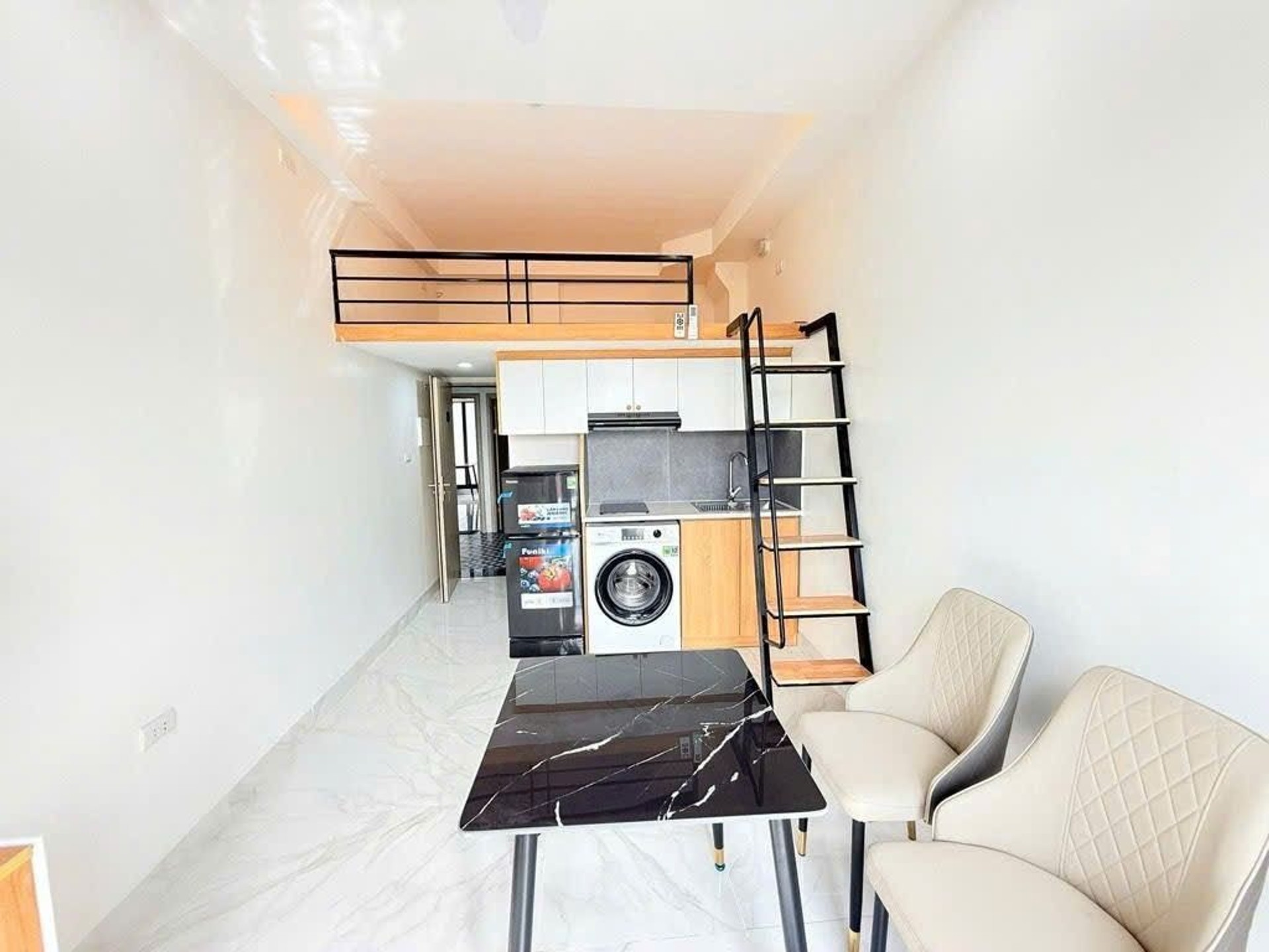 Bán nhà Hoàng Đạo Thành - diện tích 80m2 8 tầng - Ô TÔ ĐỖ CỬA - giá 26,9 tỷ