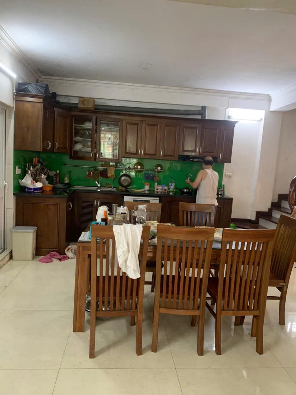 Bán nhà Hoàng Đạo Thành - diện tích 84m2 5 tầng - Mặt ngõ ô tô tránh vào nhà - giá 28 tỷ