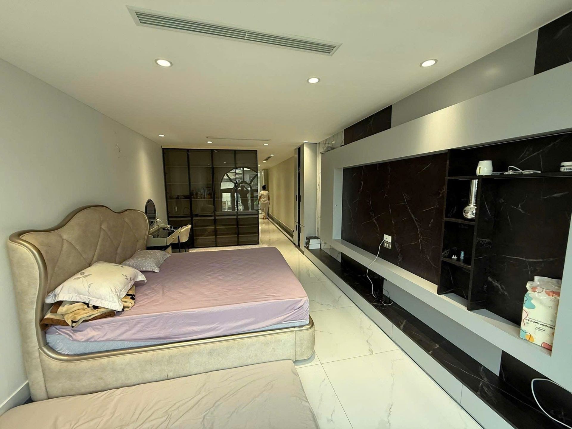 Bán nhà Phố Huế - diện tích 149m2 6 tầng - Mặt phố lớn kinh doanh - giá 160 tỷ