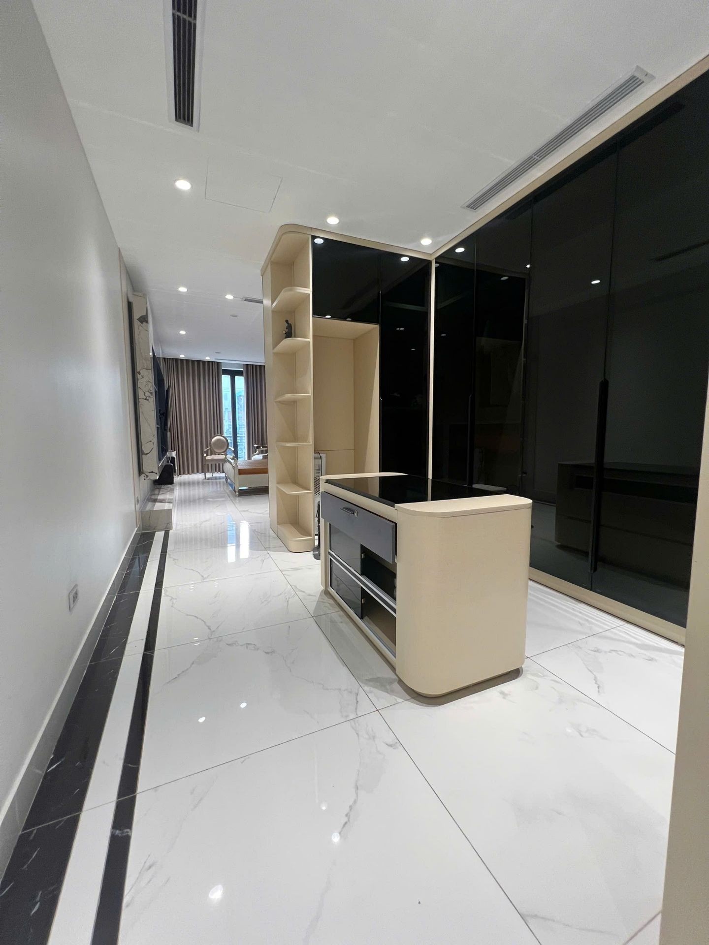 Bán nhà Phố Huế - diện tích 149m2 6 tầng - Mặt phố lớn kinh doanh - giá 160 tỷ