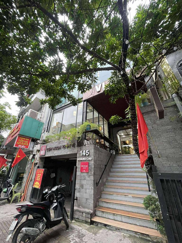 Bán nhà Hoàng Cầu - diện tích 237m2 3 tầng - mặt tiền 8,3m - giá 167 tỷ