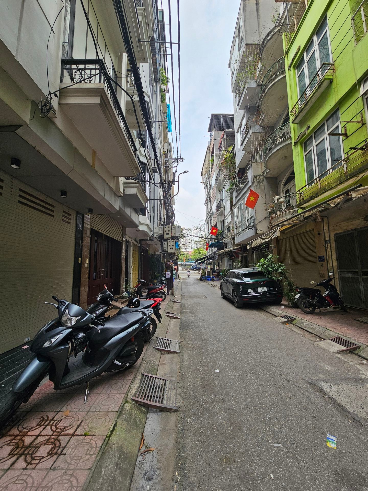 Bán nhà Hồng Hà - diện tích 70m2 4 tầng - Ô TÔ - giá 25,6 tỷ