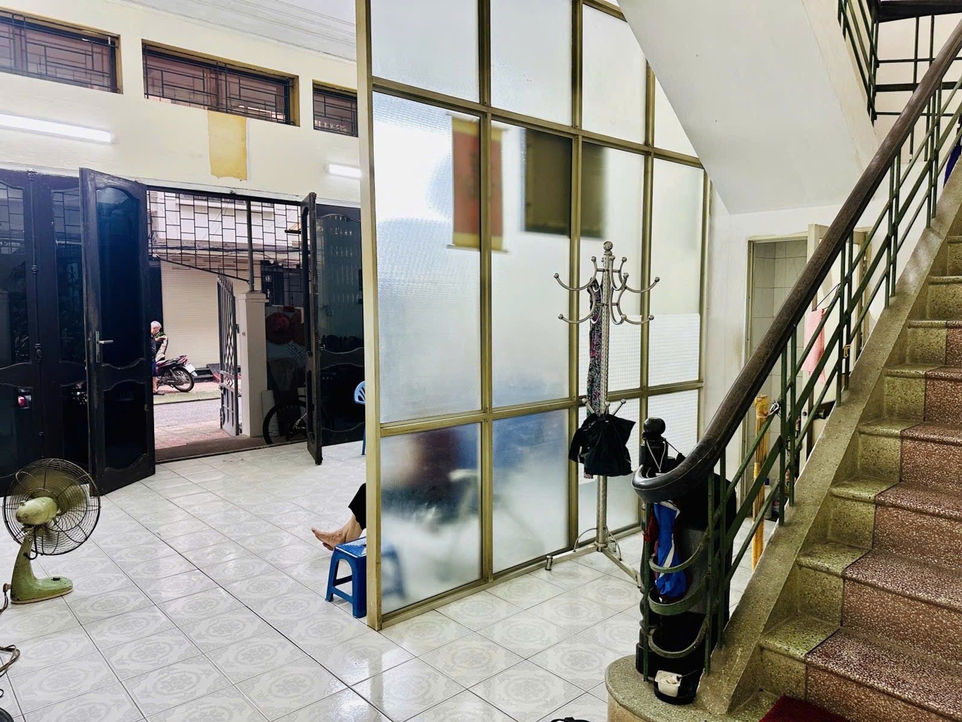 Bán nhà Hồng Hà - diện tích 70m2 4 tầng - Ô TÔ - giá 25,6 tỷ