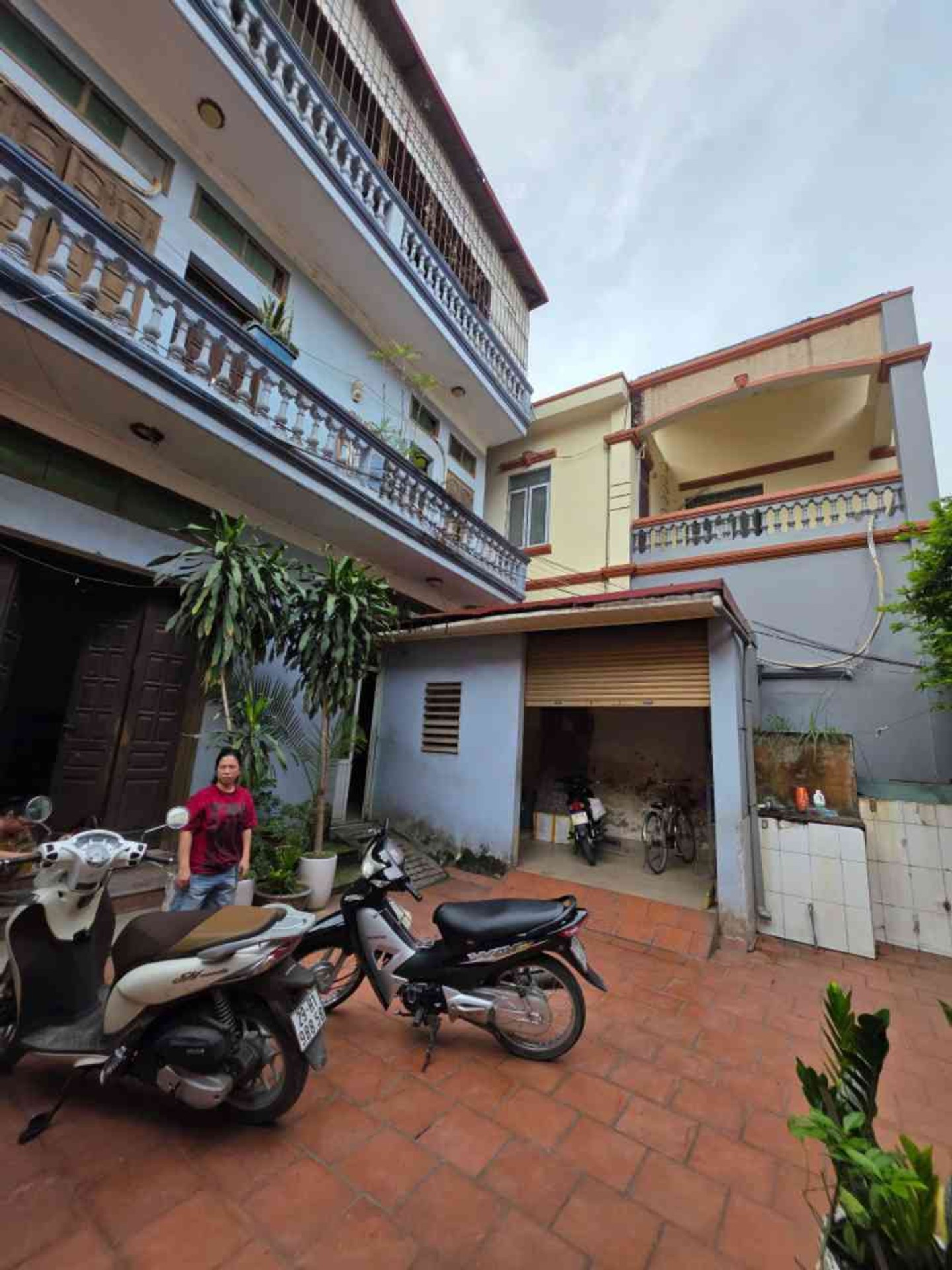 Bán nhà Định Công Hạ - diện tích 100m2 3 tầng - Ô tô đỗ cổng - giá 16,5 tỷ