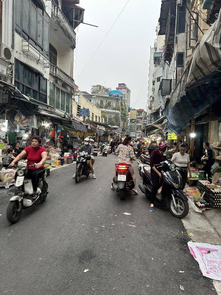 Bán nhà Nguyễn Khuyến - diện tích 79m2 6 tầng - Ô tô tránh vỉa hè - giá 36,5 tỷ