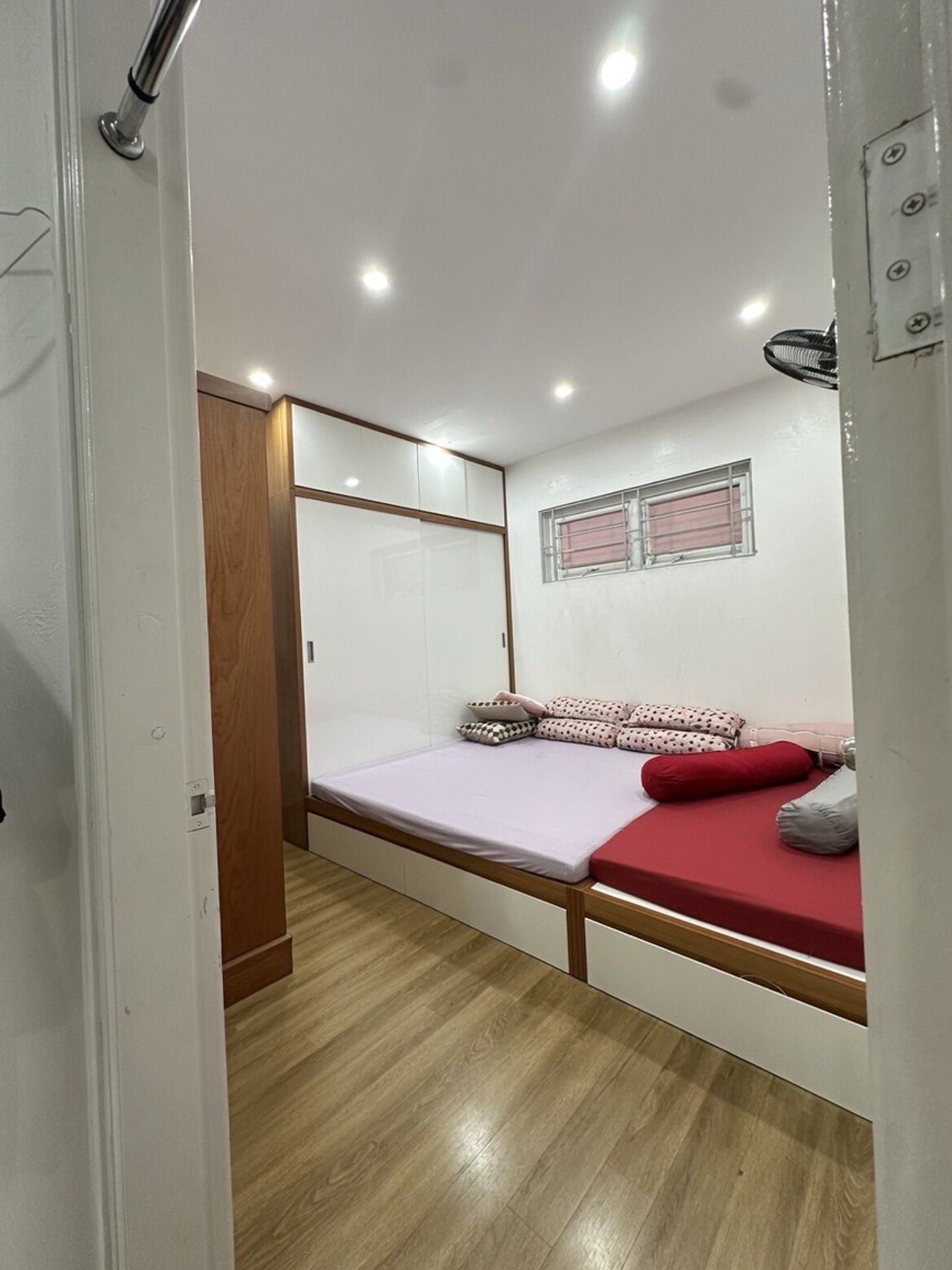 Bán nhà Đại Kim - diện tích 64m2 9 tầng - Căn hộ 906B CC Đại Kim - giá 4,76 tỷ