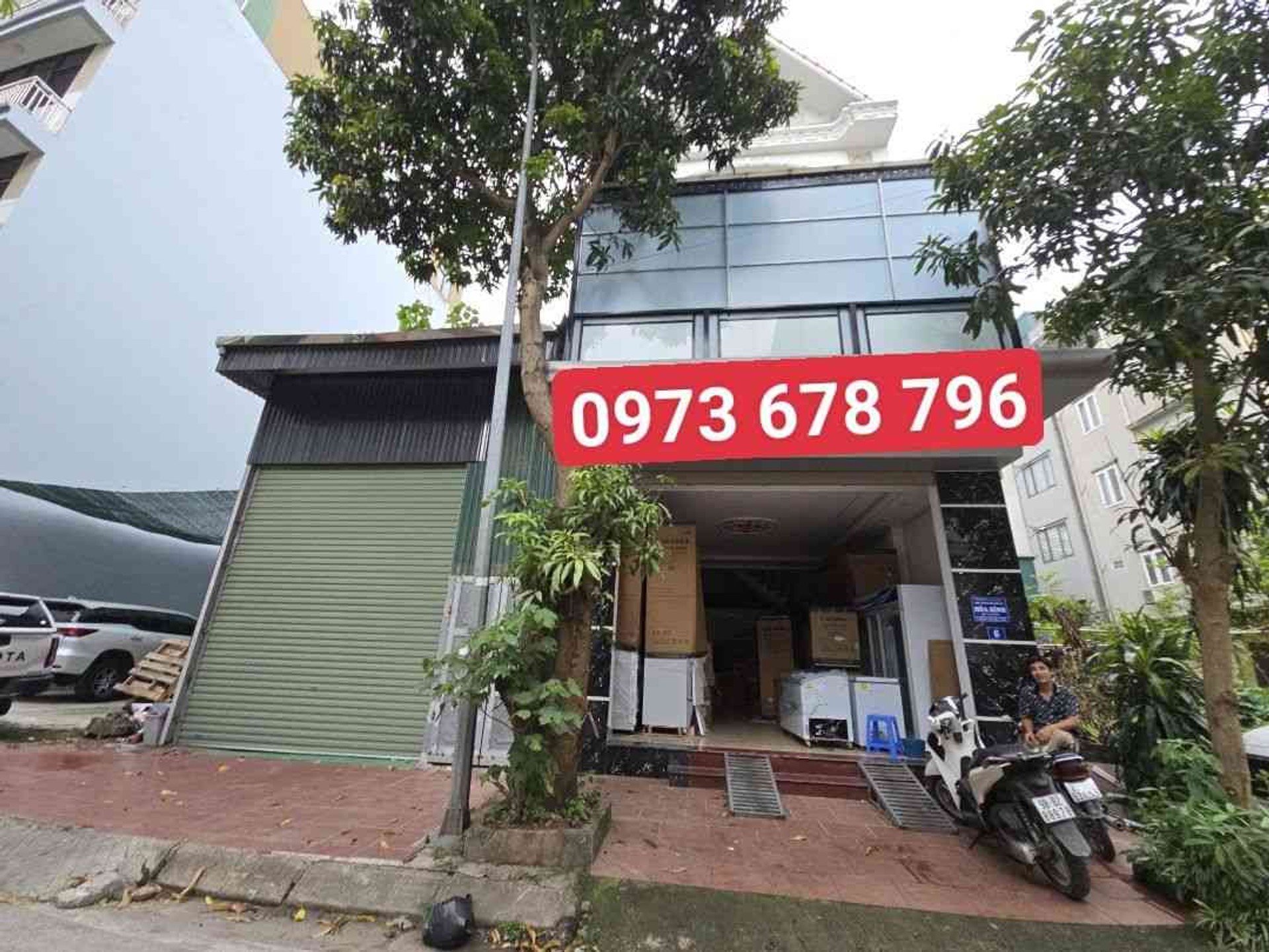 Bán nhà Hưng Thịnh - diện tích 89m2 4 tầng - Ô tô 45 chỗ đỗ cửa - giá 27,5 tỷ