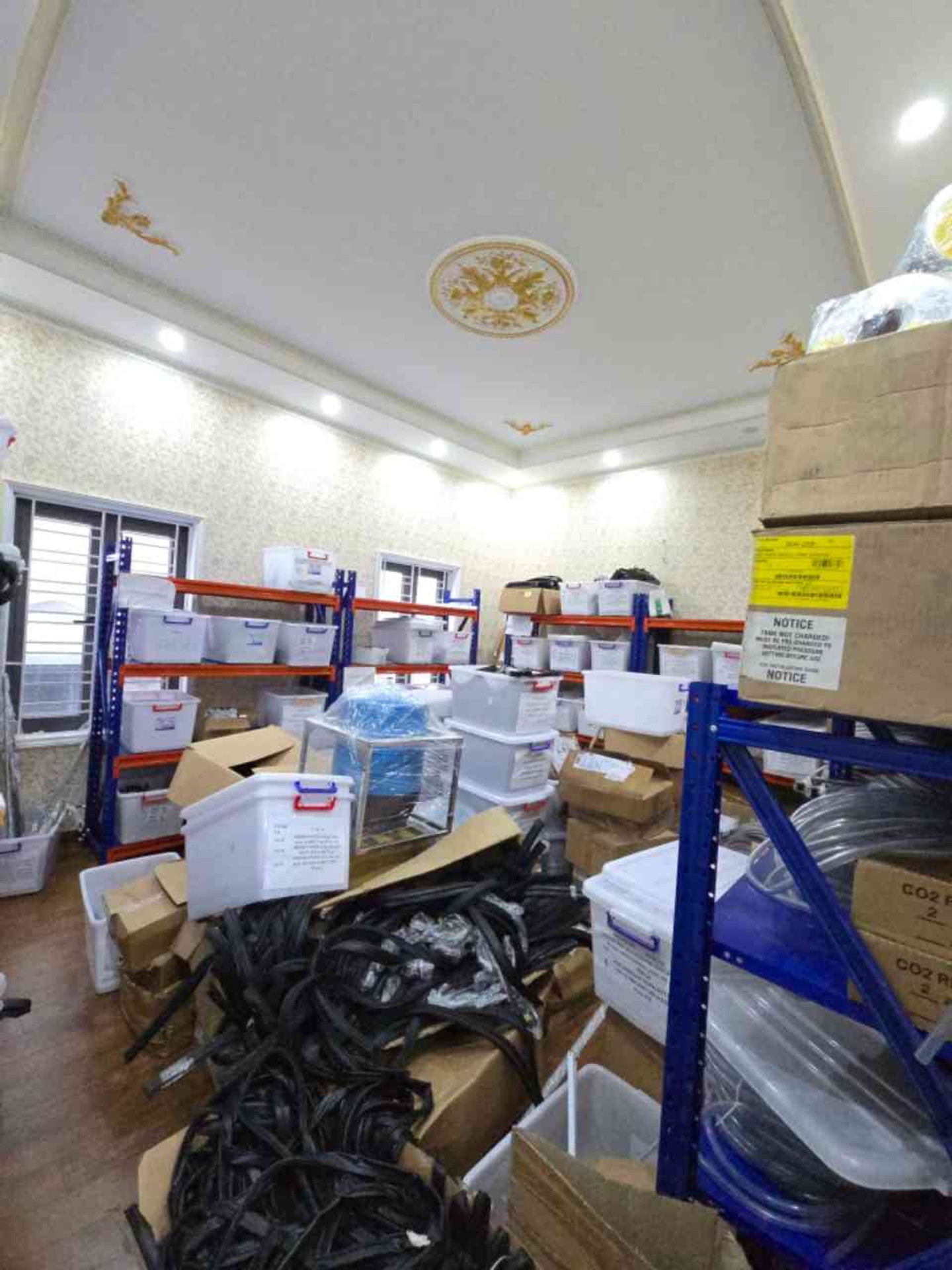 Bán nhà Hưng Thịnh - diện tích 89m2 4 tầng - Ô tô 45 chỗ đỗ cửa - giá 27,5 tỷ