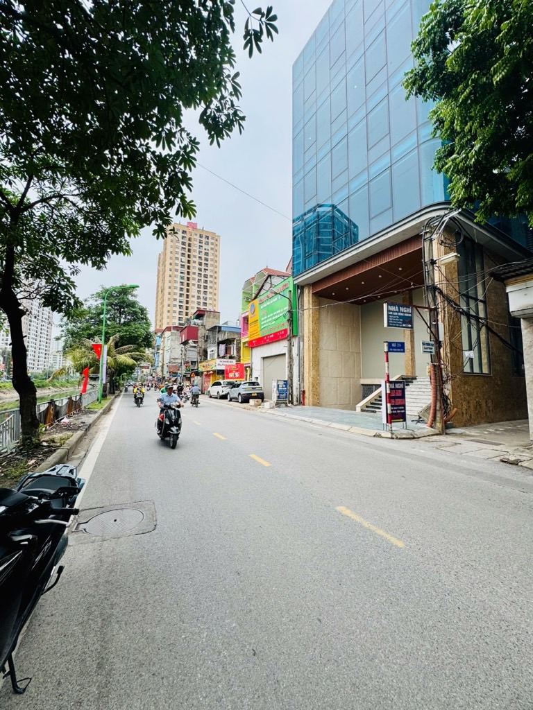 Bán nhà Trịnh Đình Cửu - diện tích 180m2 9 tầng - Lô góc - giá 95 tỷ