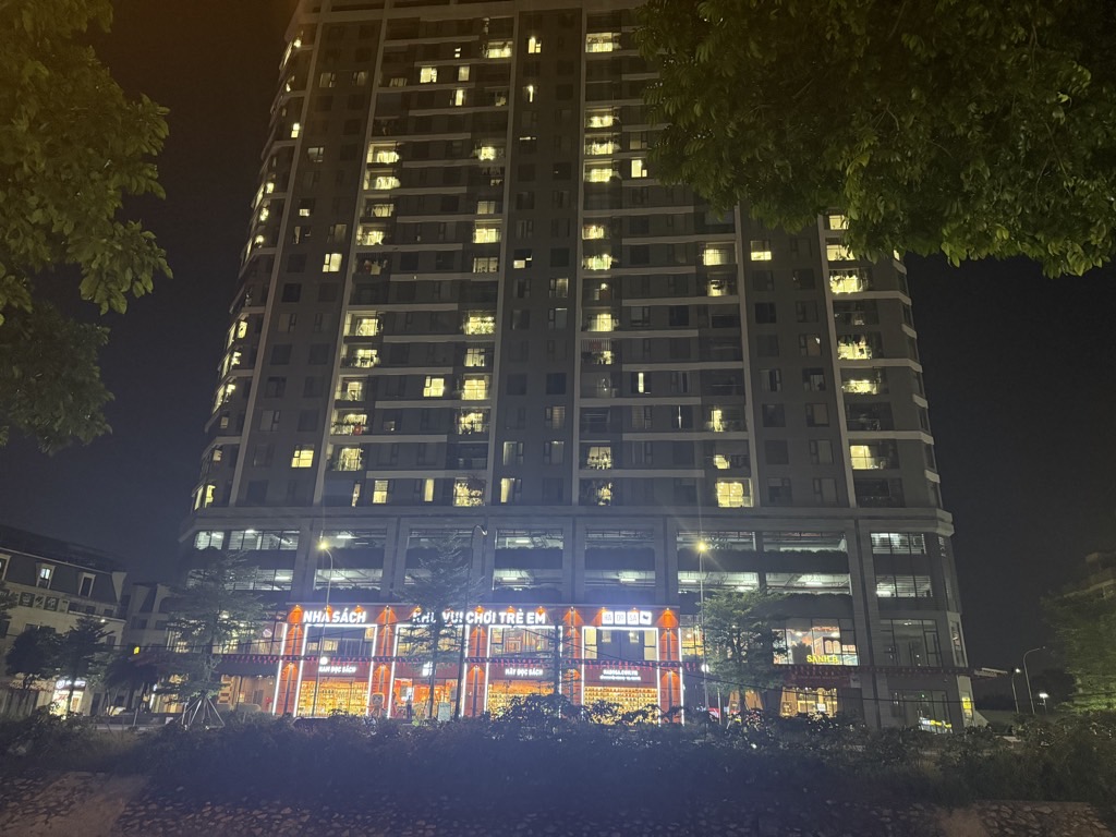 Bán nhà Trịnh Đình Cửu - diện tích 180m2 9 tầng - Lô góc - giá 95 tỷ