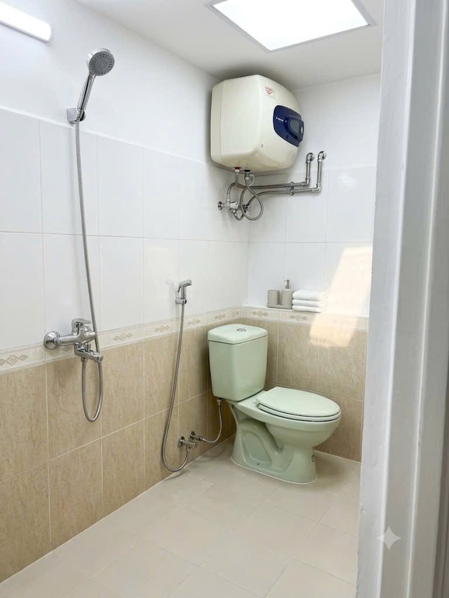 Bán nhà TT Điện Than - diện tích 130m2 5 tầng - Căn hộ tập thể đẹp, đối diện công viên - giá 6,6 tỷ