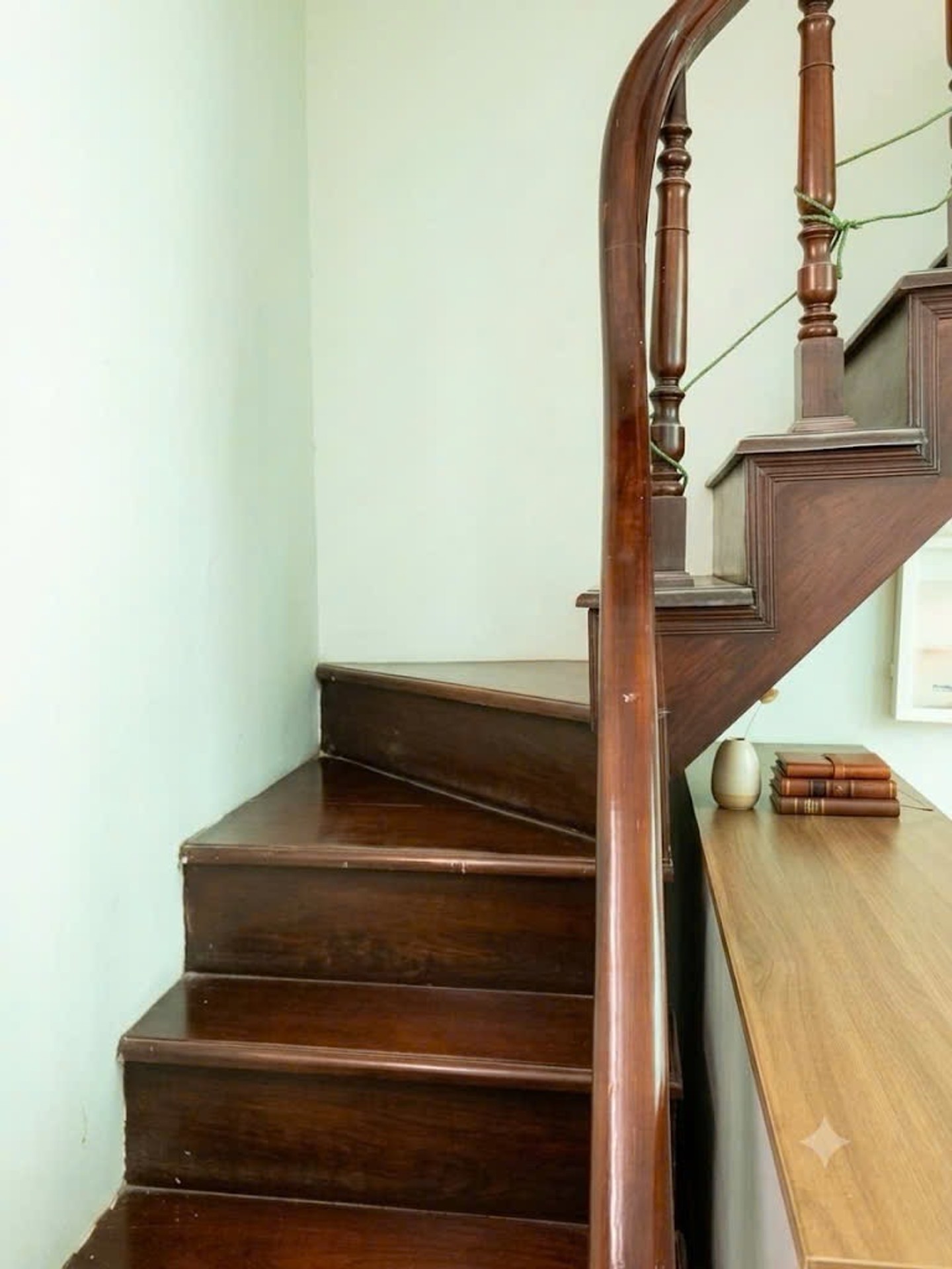 Bán nhà TT Điện Than - diện tích 130m2 5 tầng - Căn hộ tập thể đẹp, đối diện công viên - giá 6,6 tỷ