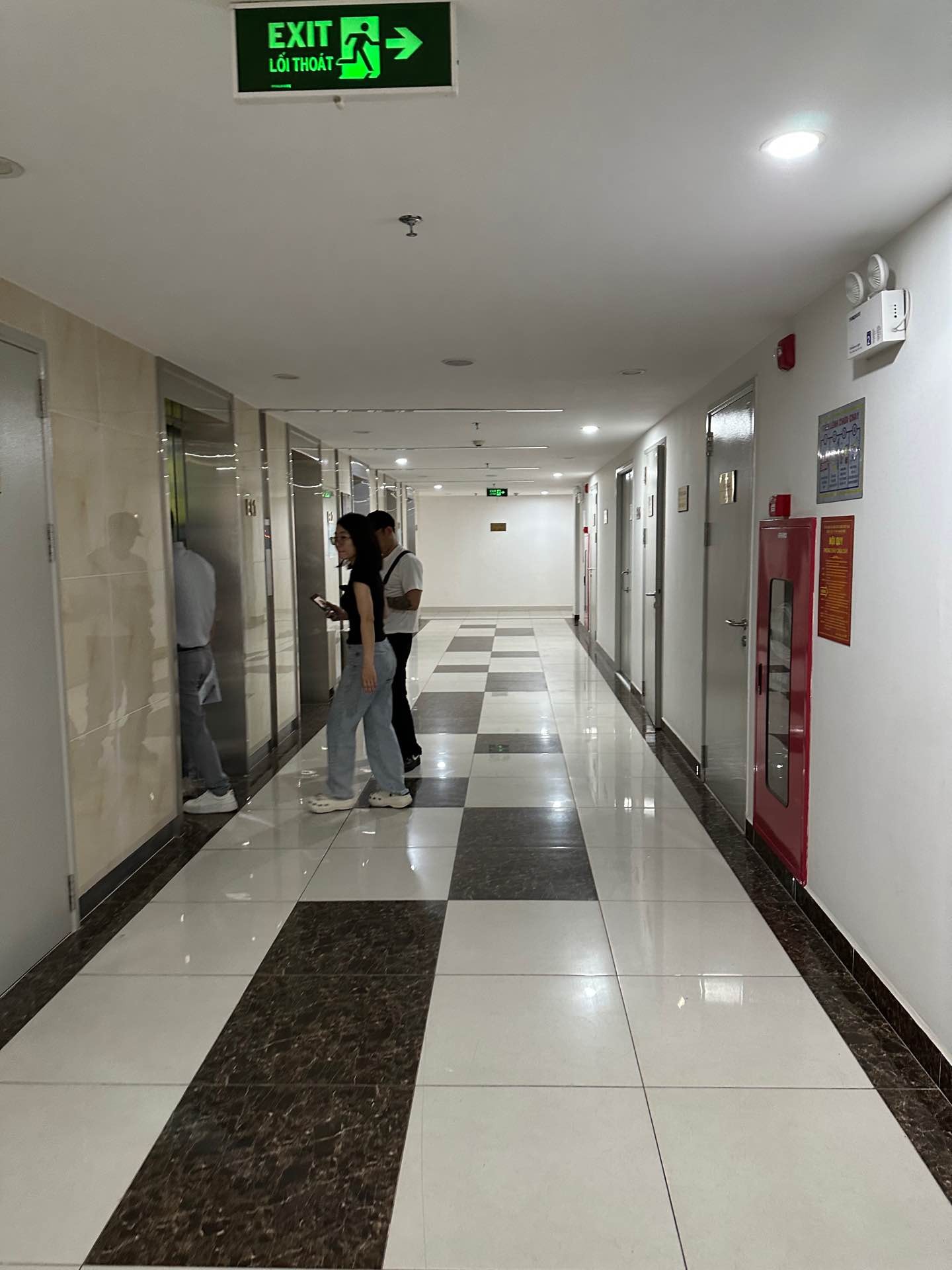 Bán nhà Định Công - diện tích 90m2 26 tầng - CĂN GÓC MẶT PHỐ HIẾM - giá 9,1 tỷ