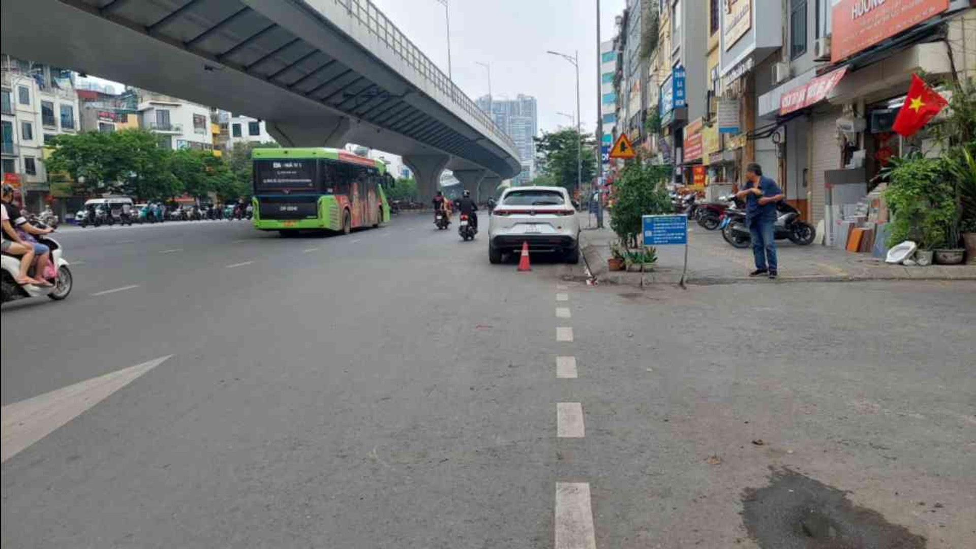 Bán nhà Minh Khai - diện tích 273m2 3 tầng - LÔ GÓC 2 MẶT THOÁNG - giá 150 tỷ
