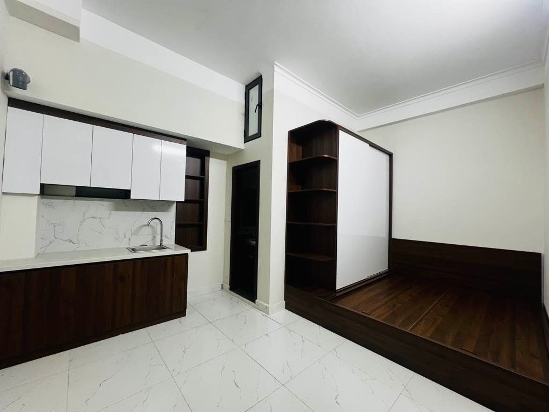 Bán nhà Thanh Đàm - diện tích 100m2 4 tầng - Ô tô đỗ cửa vào nhà - giá 22,5 tỷ