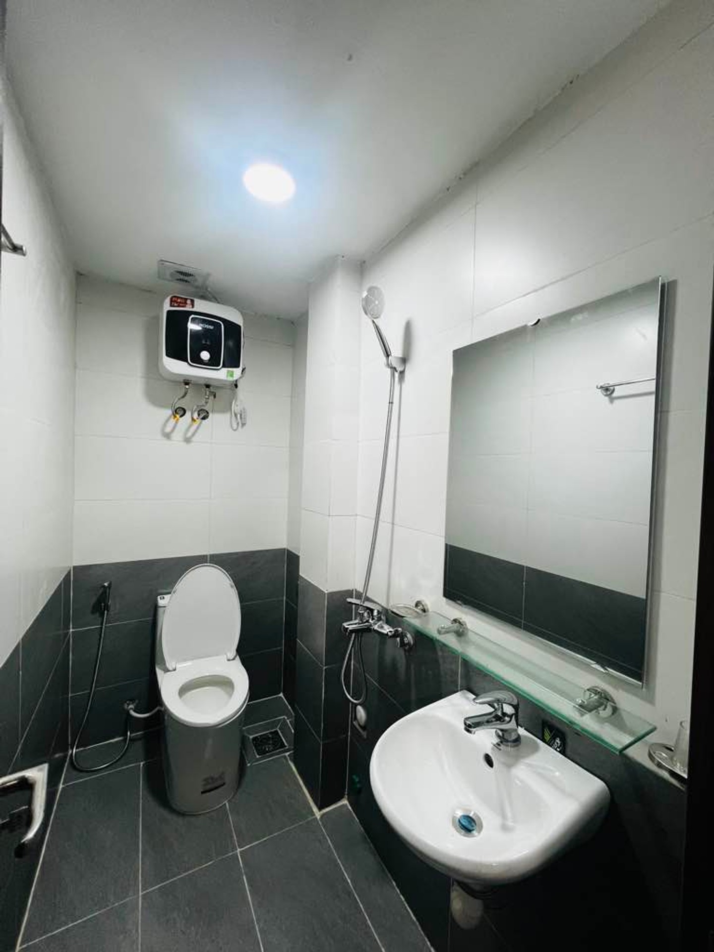 Bán nhà Thanh Đàm - diện tích 100m2 4 tầng - Ô tô đỗ cửa vào nhà - giá 22,5 tỷ