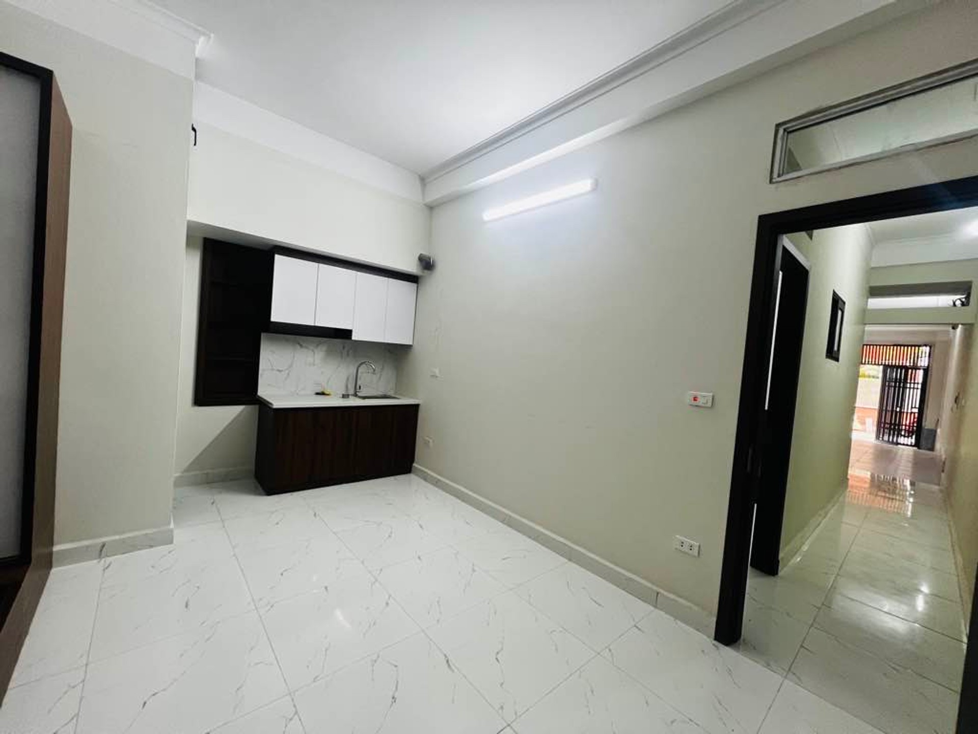 Bán nhà Thanh Đàm - diện tích 100m2 4 tầng - Ô tô đỗ cửa vào nhà - giá 22,5 tỷ