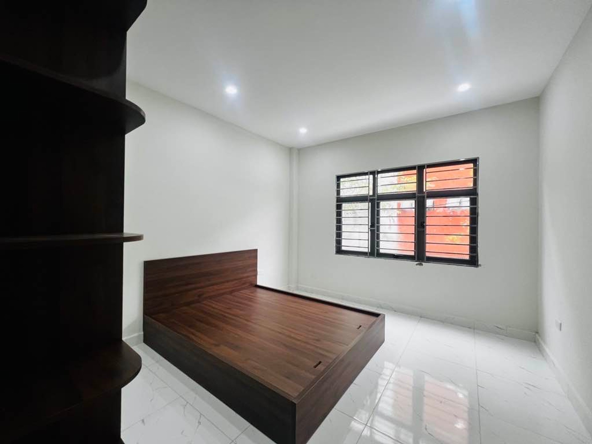 Bán nhà Thanh Đàm - diện tích 100m2 4 tầng - Ô tô đỗ cửa vào nhà - giá 22,5 tỷ