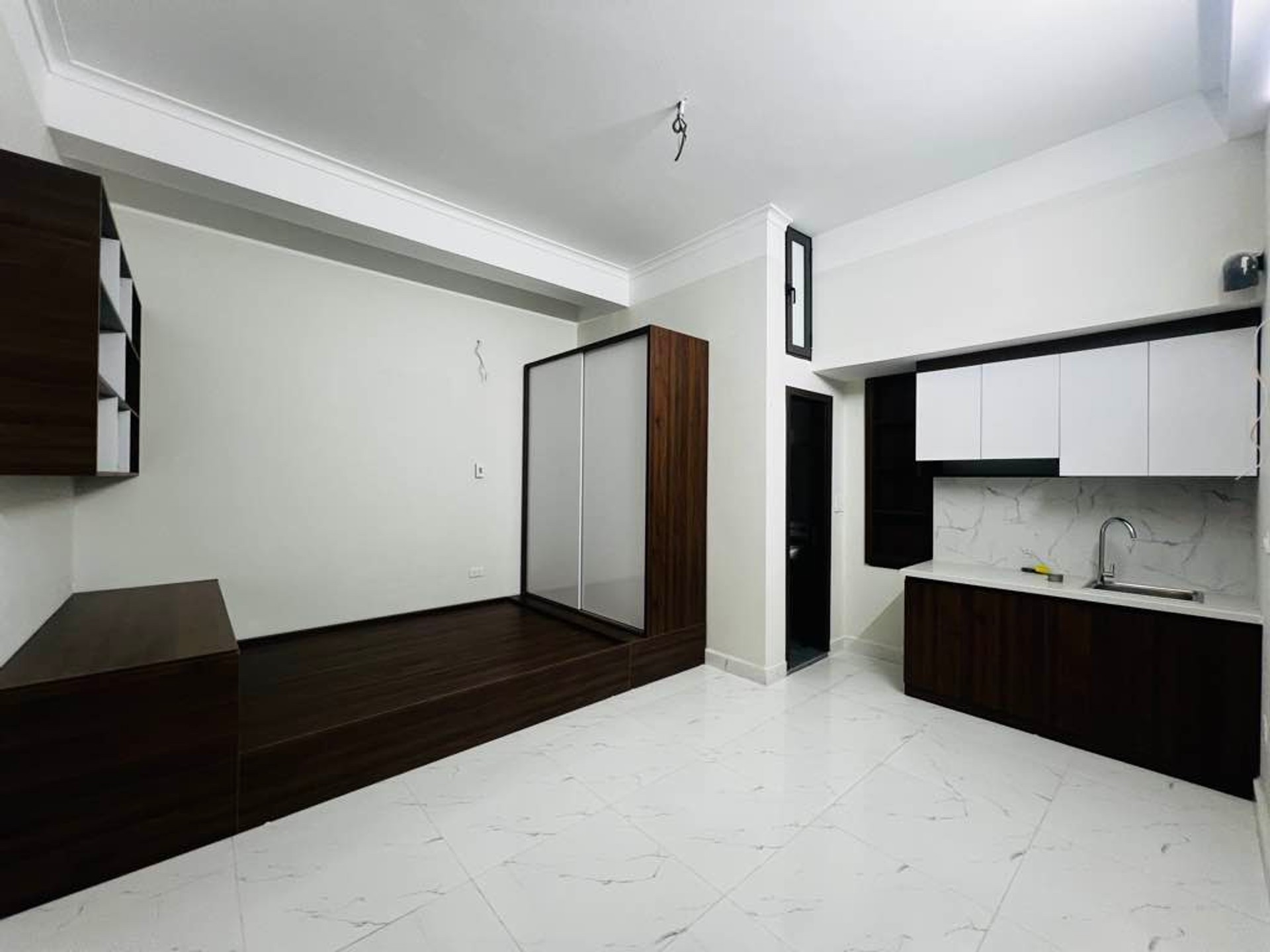Bán nhà Thanh Đàm - diện tích 100m2 4 tầng - Ô tô đỗ cửa vào nhà - giá 22,5 tỷ
