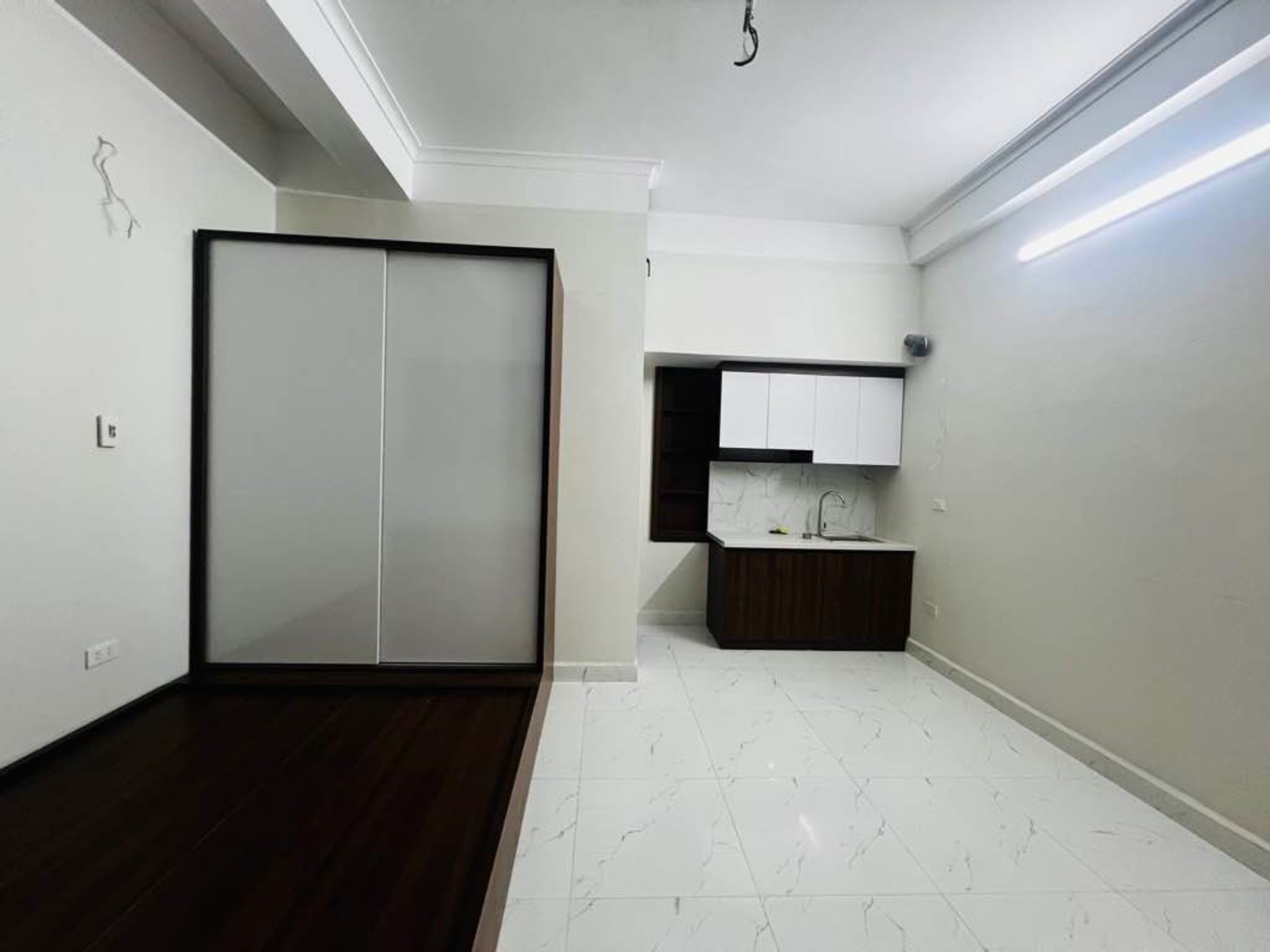 Bán nhà Thanh Đàm - diện tích 100m2 4 tầng - Ô tô đỗ cửa vào nhà - giá 22,5 tỷ