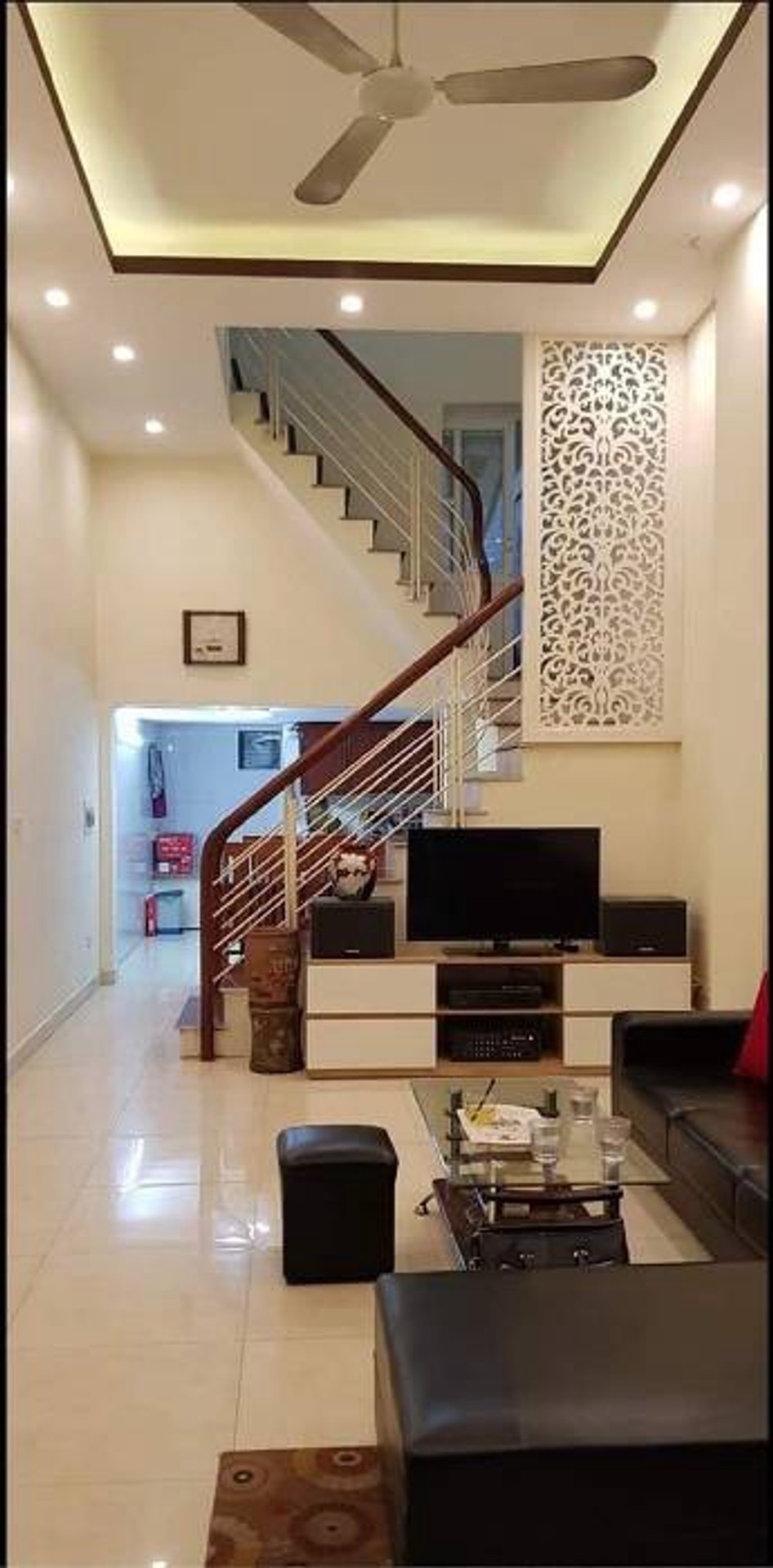 Bán nhà Nguyễn Khoái - diện tích 65m2 3 tầng - Ô TÔ TRÁNH - giá 15 tỷ