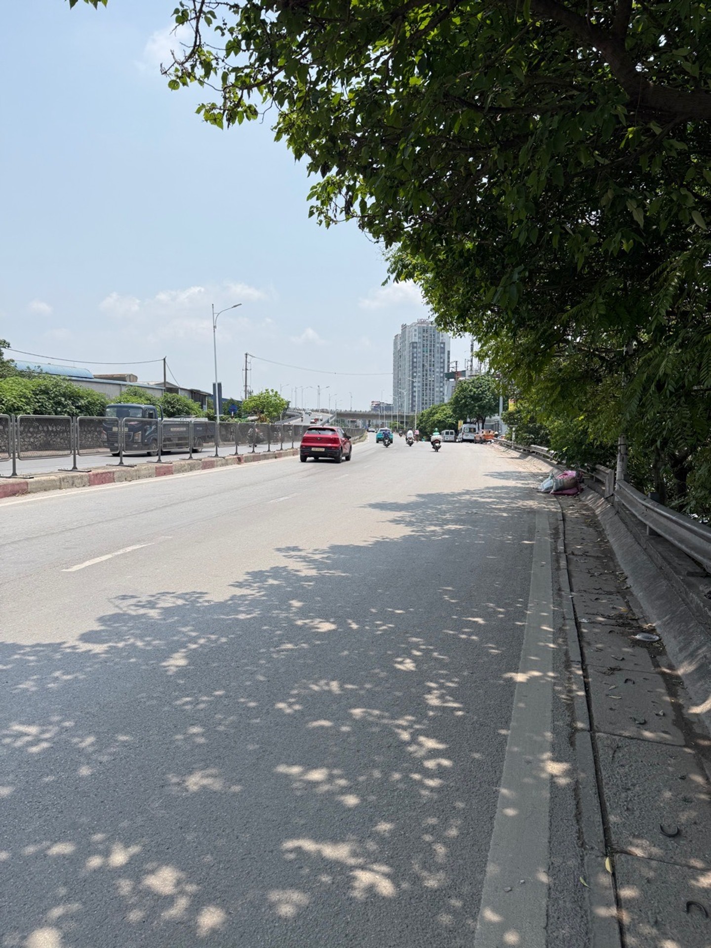 Bán nhà Nguyễn Khoái - diện tích 65m2 3 tầng - Ô TÔ TRÁNH - giá 15 tỷ