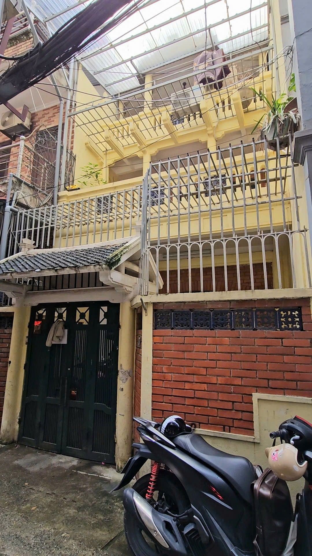 Bán nhà Yên Lạc - diện tích 60m2 3 tầng - Ô tô nhỏ - giá 16,35 tỷ