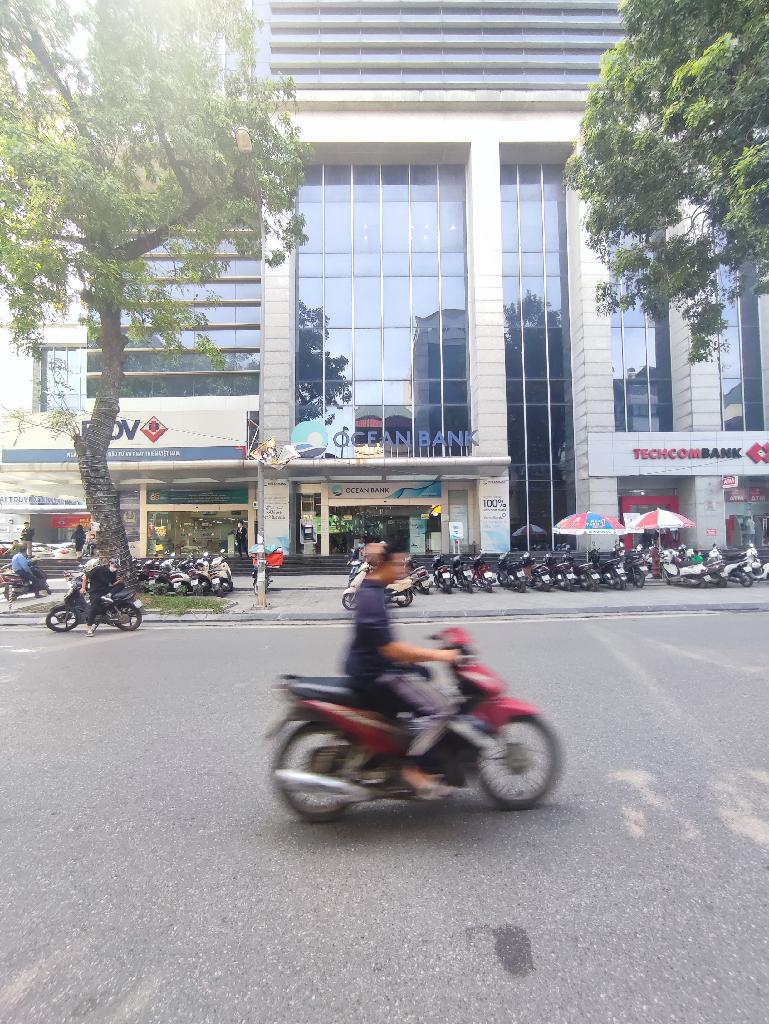 Bán nhà Lạc Trung - diện tích 48m2 3 tầng - Vị trí đẹp nhất phố - giá 33 tỷ