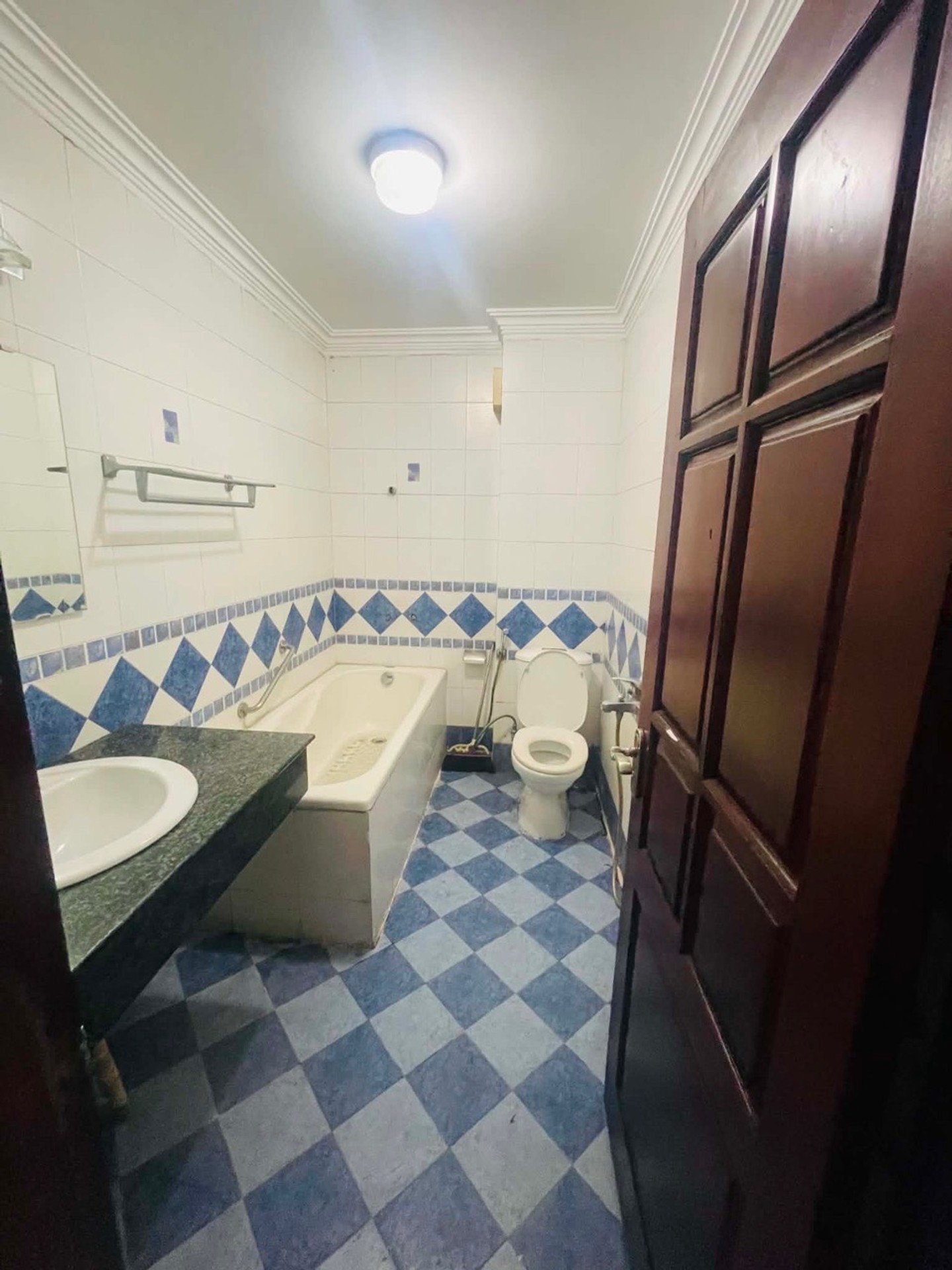 Bán nhà Nguyễn Cảnh Dị - diện tích 54m2 5 tầng - ô tô tránh - giá 22 tỷ