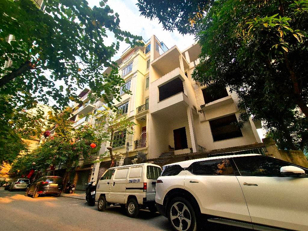 Bán nhà Nguyễn Tuân - diện tích 108m2 5 tầng - Lô góc 3 thoáng - giá 75 tỷ