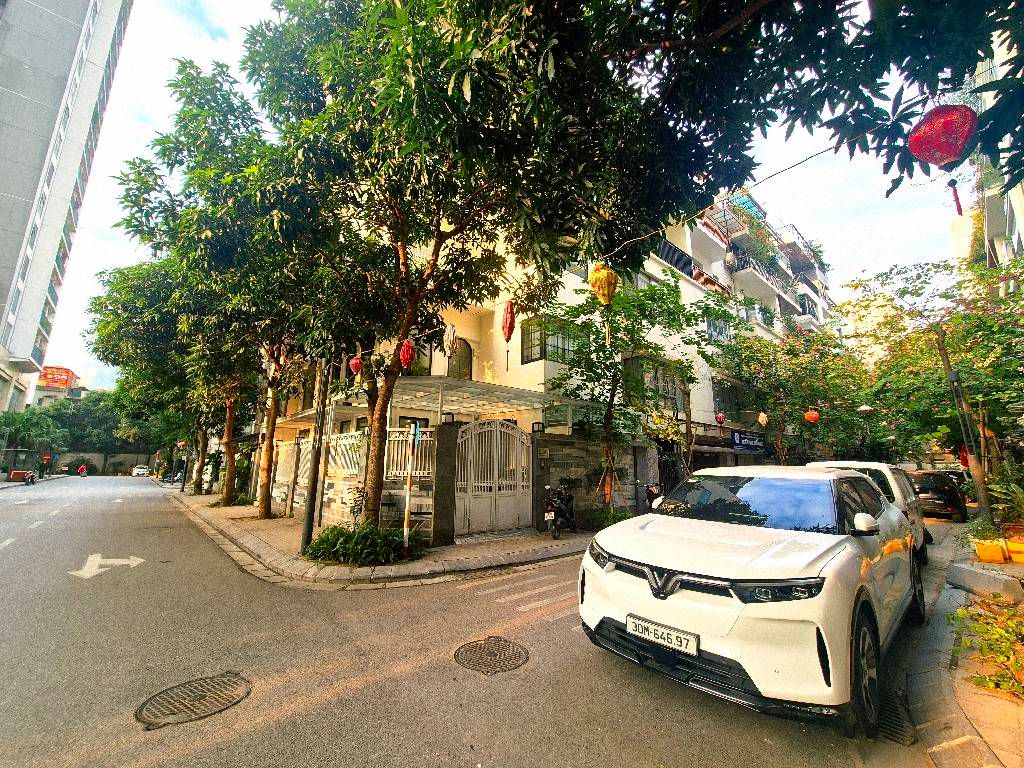 Bán nhà Nguyễn Tuân - diện tích 108m2 5 tầng - Lô góc 3 thoáng - giá 75 tỷ