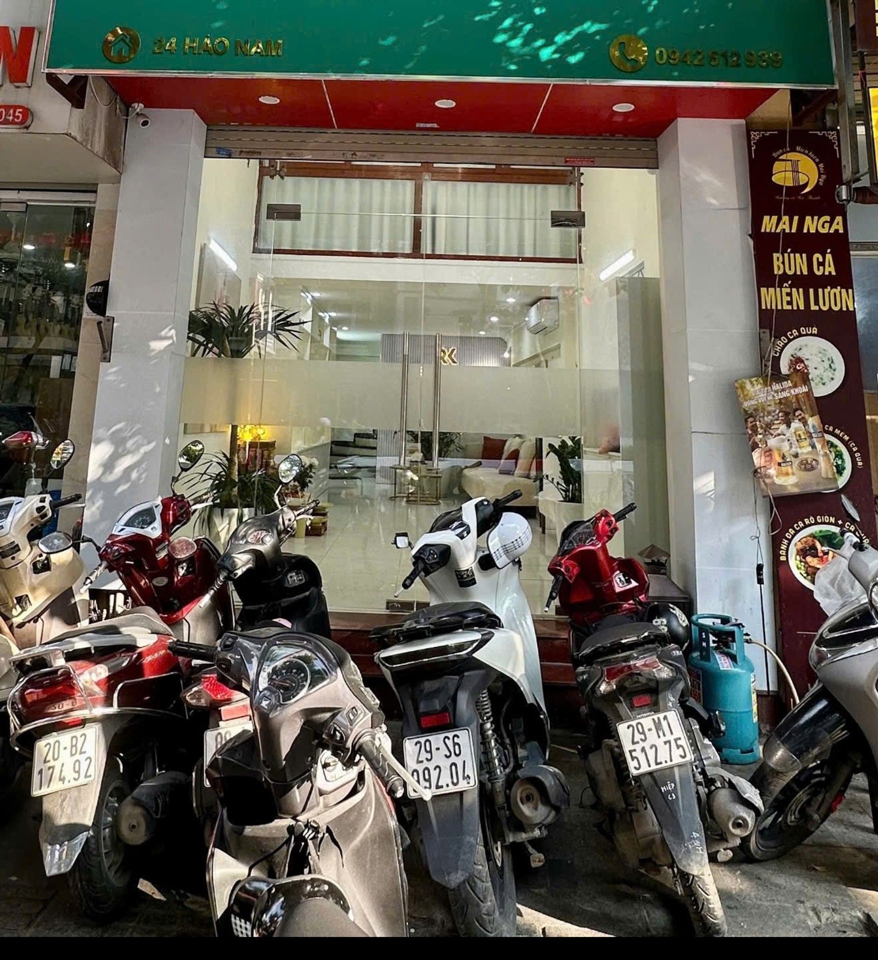 Bán nhà Hào Nam - diện tích 43m2 4 tầng - mặt phố kinh doanh cực tốt - giá 25 tỷ