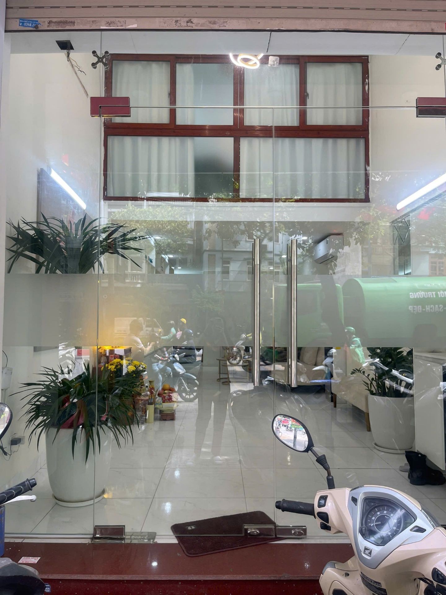 Bán nhà Hào Nam - diện tích 43m2 4 tầng - mặt phố kinh doanh cực tốt - giá 25 tỷ