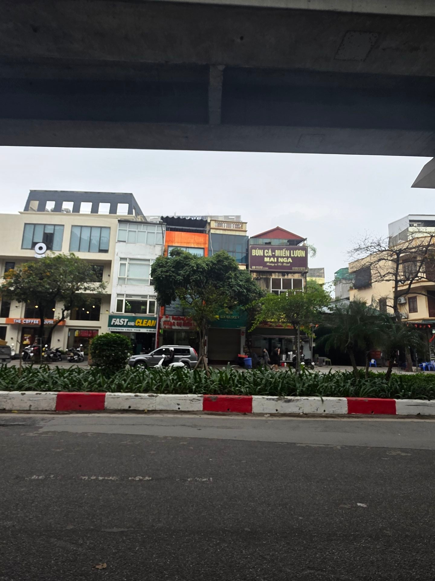 Bán nhà Hào Nam - diện tích 43m2 4 tầng - mặt phố kinh doanh cực tốt - giá 25 tỷ