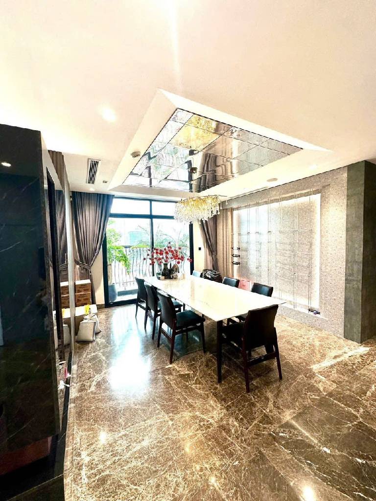 Bán nhà Huỳnh Thúc Kháng - diện tích 300m2 10 tầng - Biệt thự trên cao độc nhất - giá 58 tỷ