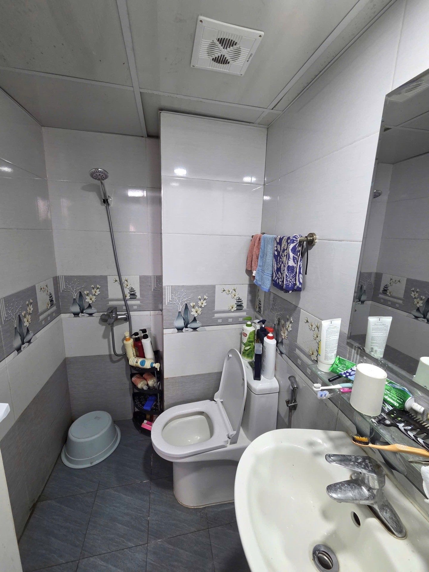 Bán nhà Kim Giang - diện tích 296m2 7 tầng - Lô góc 3 mặt thoáng - giá 95 tỷ