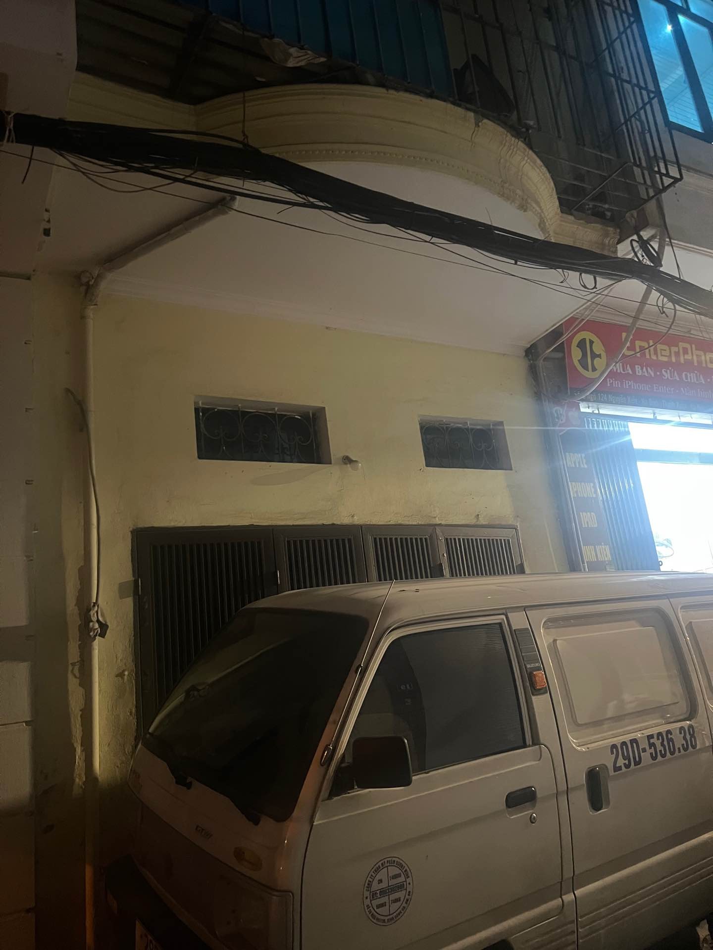 Bán nhà Nguyễn Xiển - diện tích 100.8m2 2 tầng - ô tô tránh - giá 40 tỷ