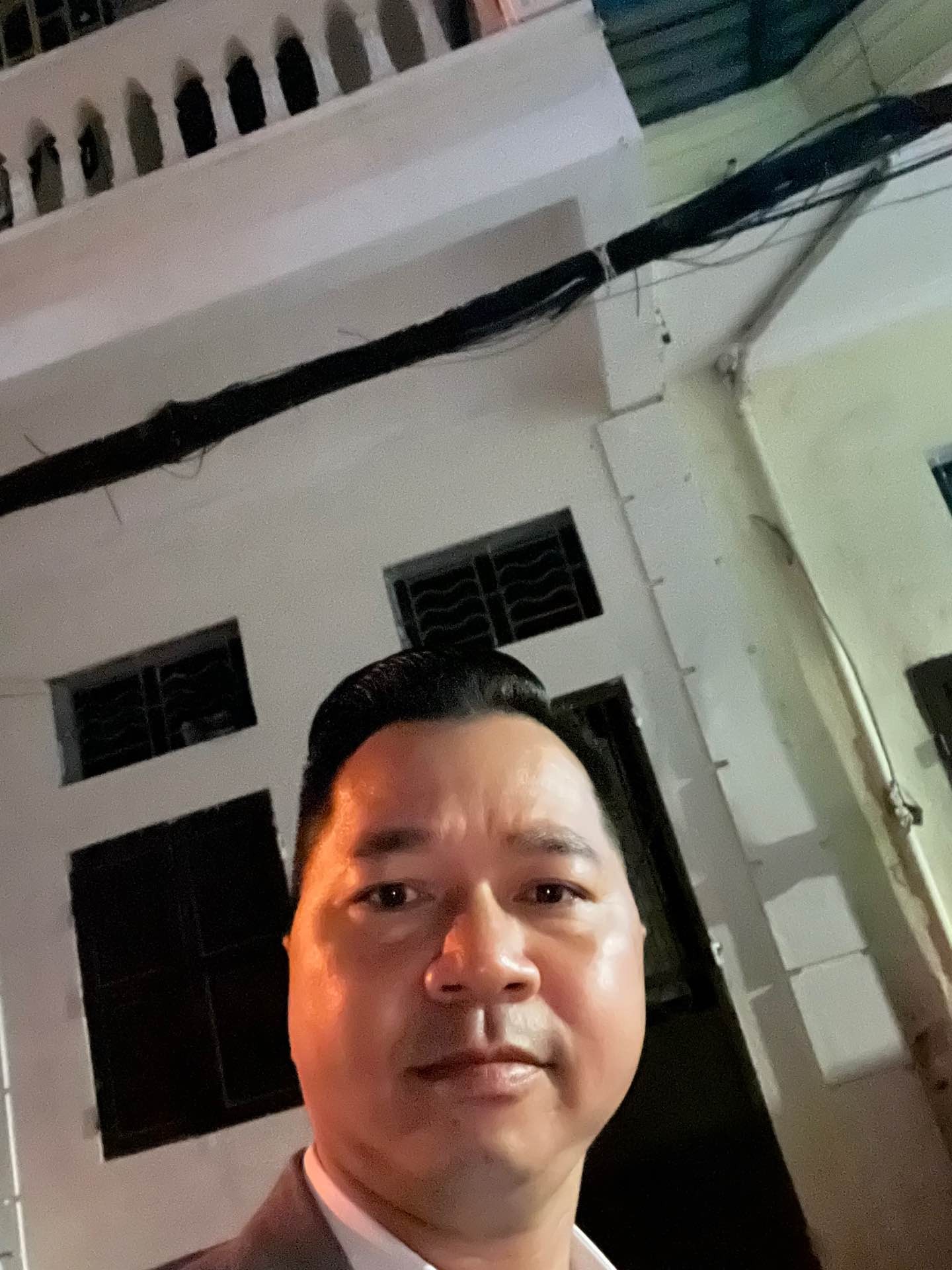 Bán nhà Nguyễn Xiển - diện tích 100.8m2 2 tầng - ô tô tránh - giá 40 tỷ