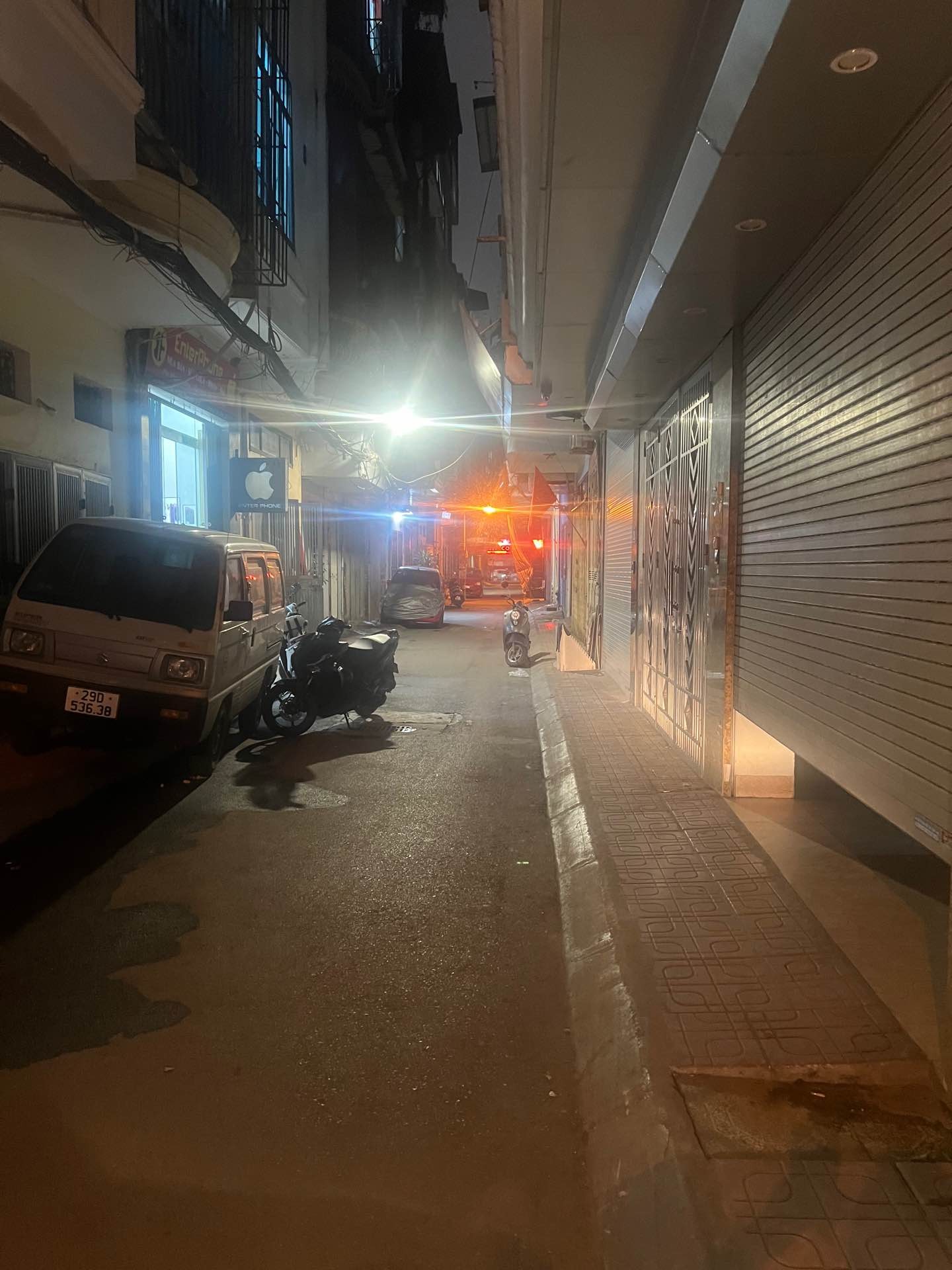 Bán nhà Nguyễn Xiển - diện tích 100.8m2 2 tầng - ô tô tránh - giá 40 tỷ