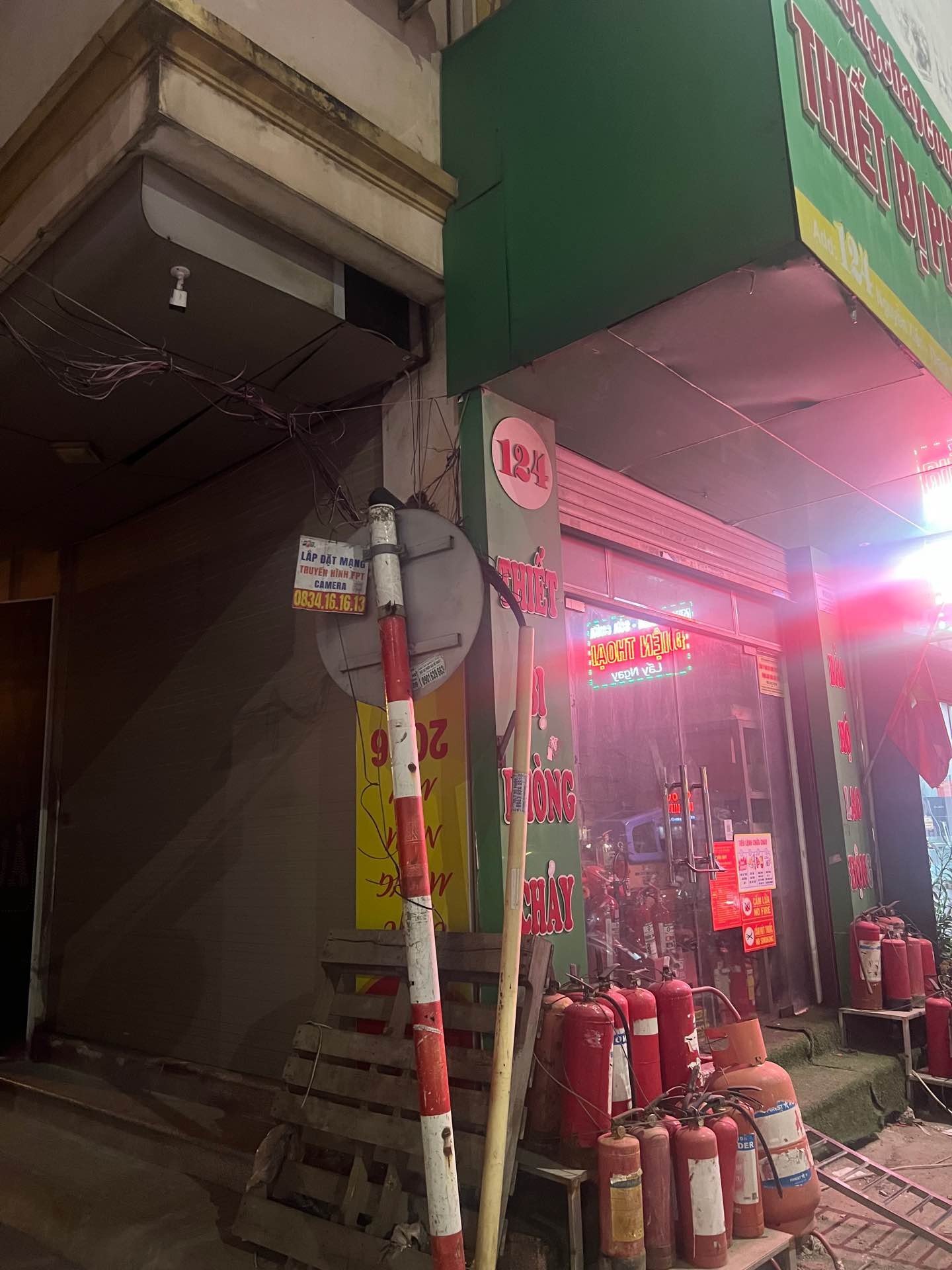 Bán nhà Nguyễn Xiển - diện tích 100.8m2 2 tầng - ô tô tránh - giá 40 tỷ