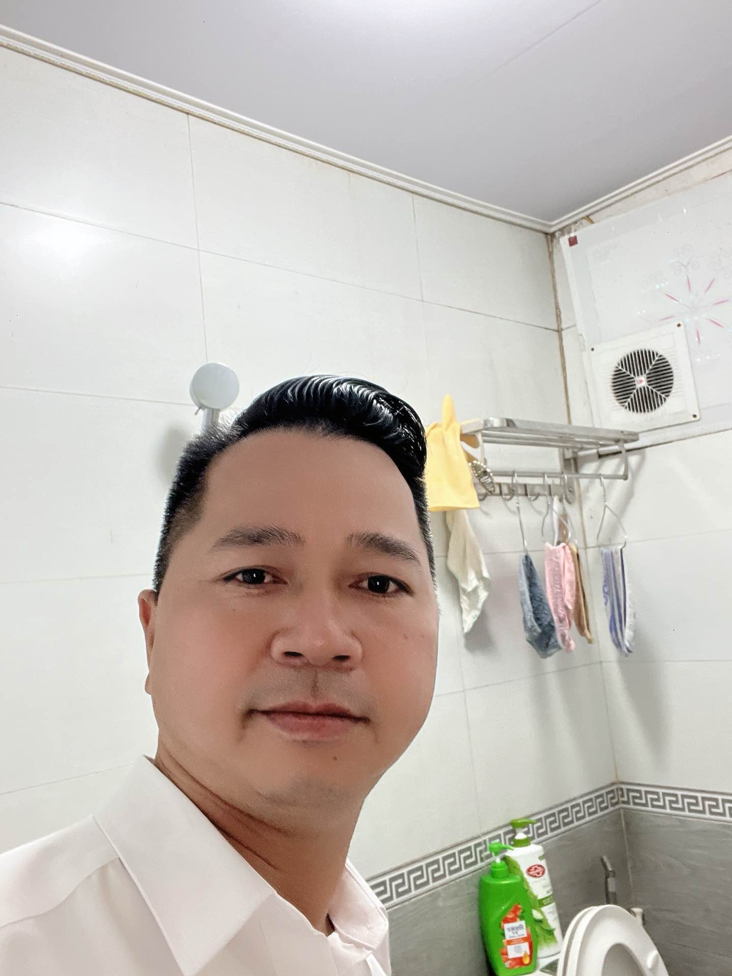 Bán nhà Nguyễn Xiển - diện tích 100.8m2 2 tầng - ô tô tránh - giá 40 tỷ