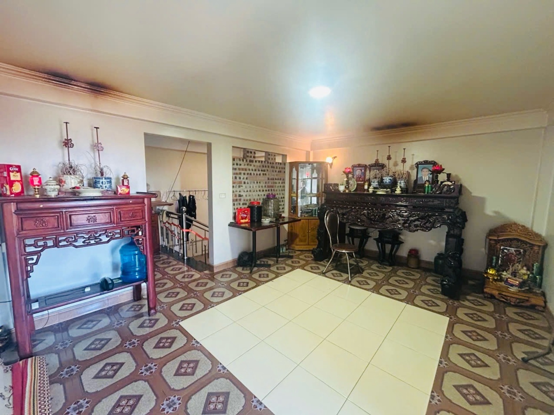 Bán nhà Hoàng Văn Thụ - diện tích 30m2 7 tầng - Ô tô tránh - giá 18,5 tỷ