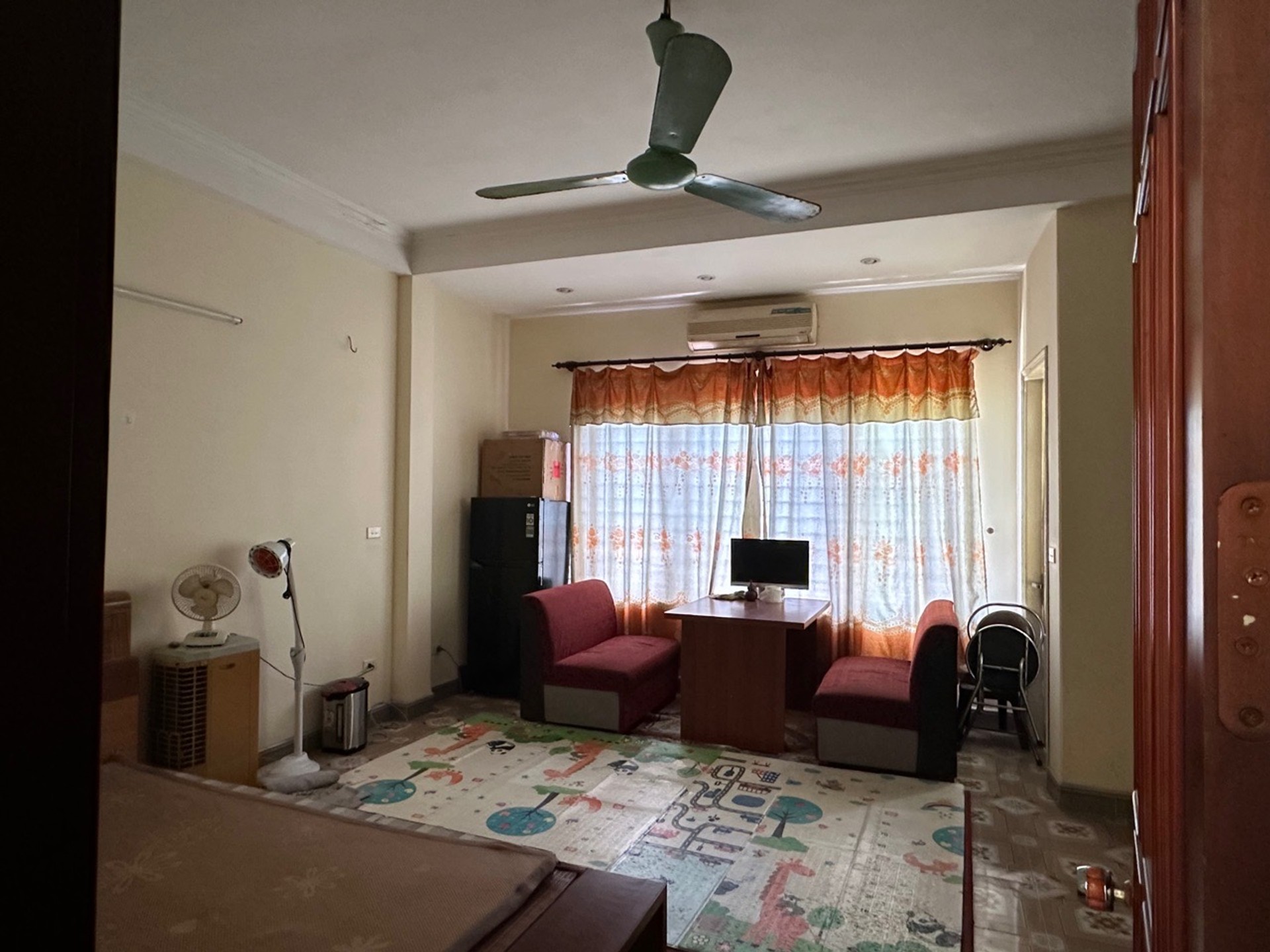 Bán nhà Hoàng Văn Thụ - diện tích 30m2 7 tầng - Ô tô tránh - giá 18,5 tỷ