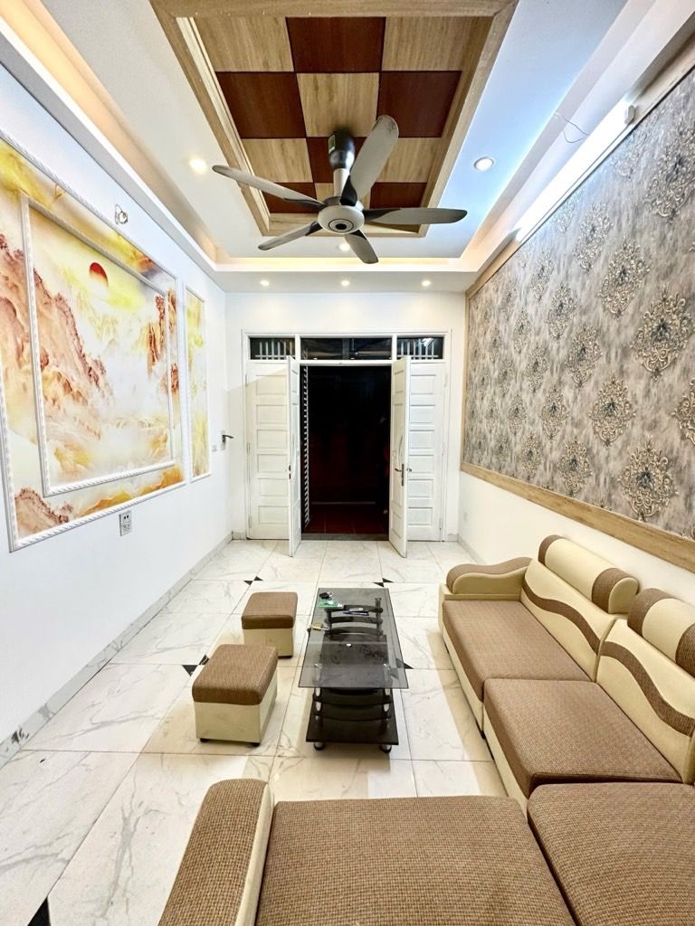 Bán nhà Nguyễn Chính - diện tích 30m2 5 tầng - Ngõ như phố, rất gần ô tô - giá 7,75 tỷ