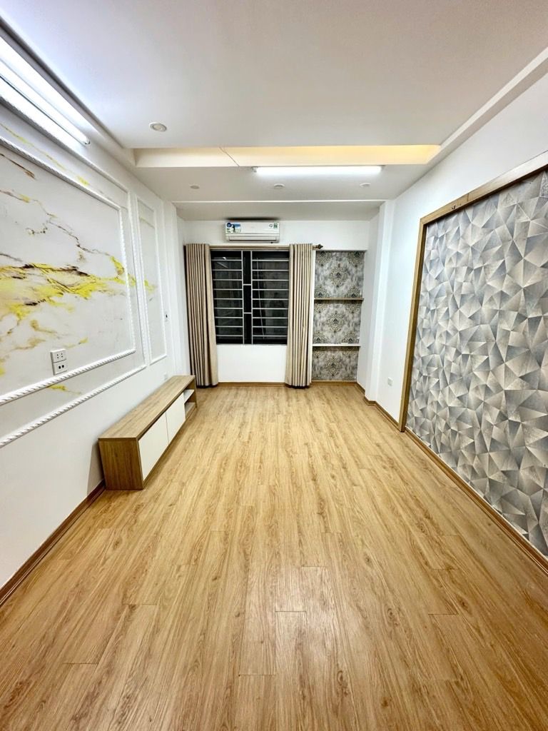 Bán nhà Nguyễn Chính - diện tích 30m2 5 tầng - Ngõ như phố, rất gần ô tô - giá 7,75 tỷ