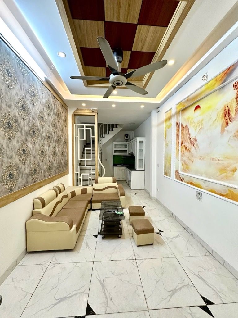Bán nhà Nguyễn Chính - diện tích 30m2 5 tầng - Ngõ như phố, rất gần ô tô - giá 7,75 tỷ