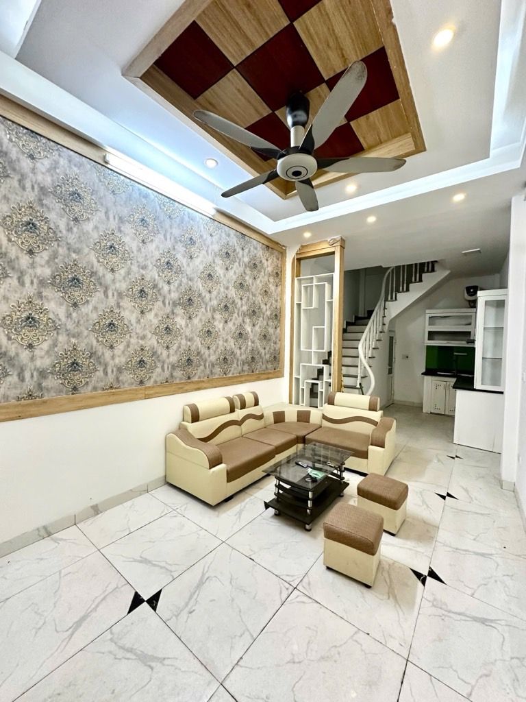Bán nhà Nguyễn Chính - diện tích 30m2 5 tầng - Ngõ như phố, rất gần ô tô - giá 7,75 tỷ
