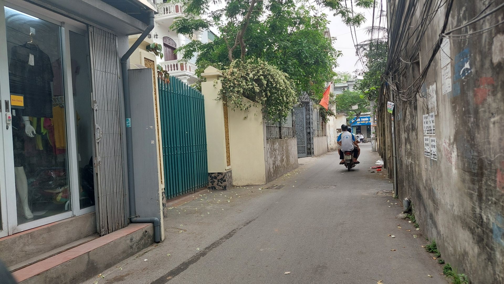 Bán nhà Thanh Lân - diện tích 34m2 5 tầng - Ô tô tránh - giá 7,8 tỷ