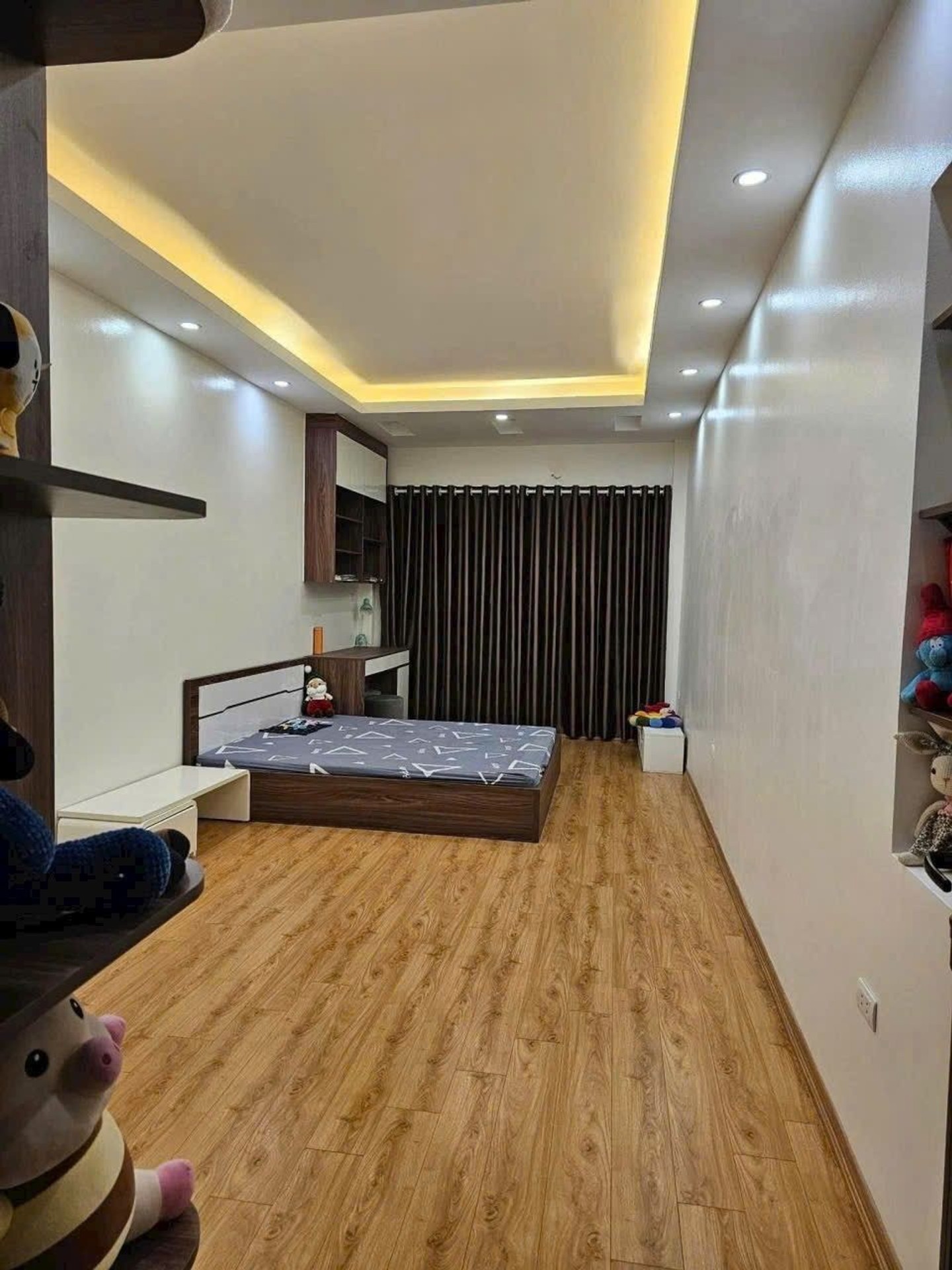Bán nhà Thanh Lân - diện tích 34m2 5 tầng - Ô tô tránh - giá 7,8 tỷ