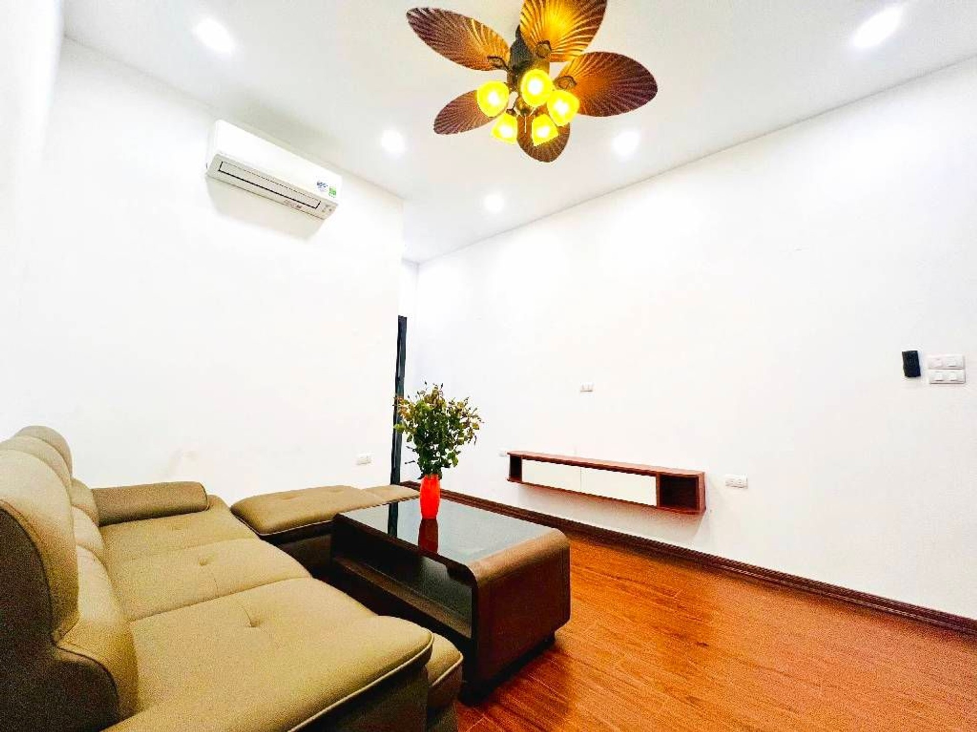 Bán nhà Nguyễn Trãi - diện tích 16.4m2 1 tầng - Ô tô đỗ cầu thang - giá 3,26 tỷ